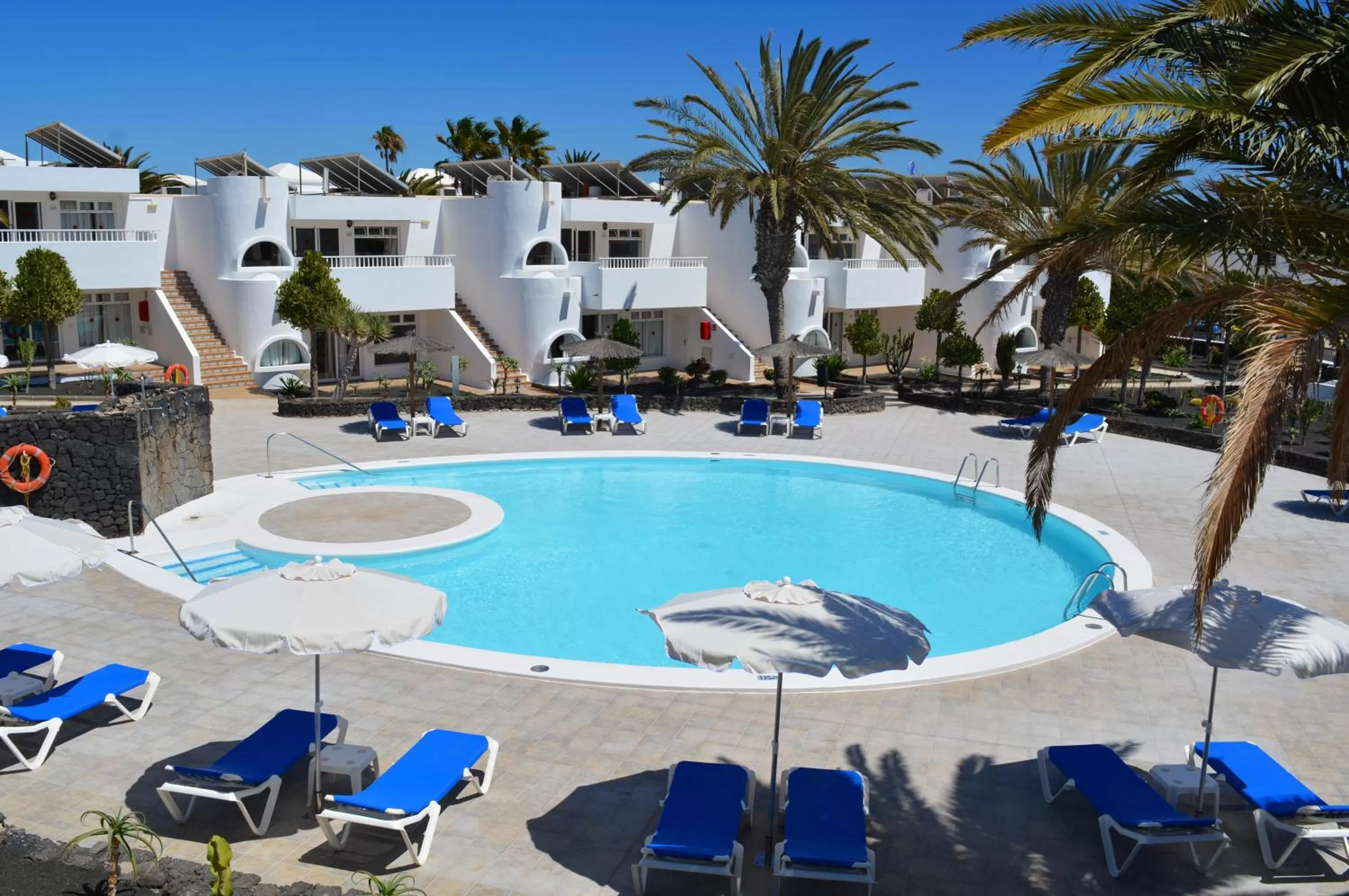 Swimming pool in Hotel Floresta
