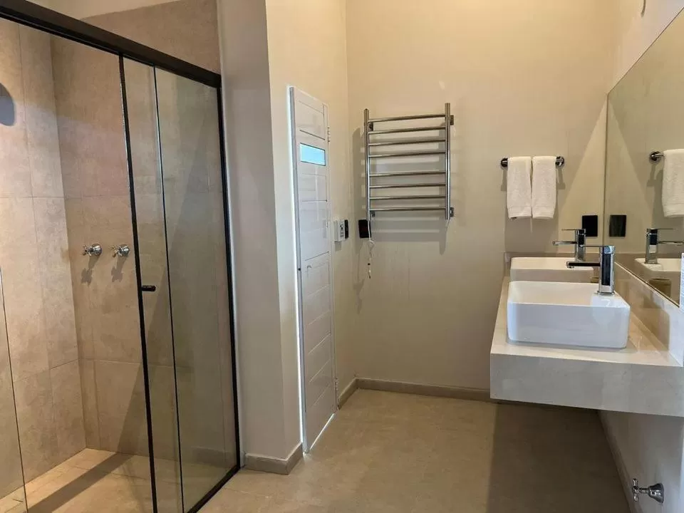 Shower, Bathroom in Kuriuwa Hotel