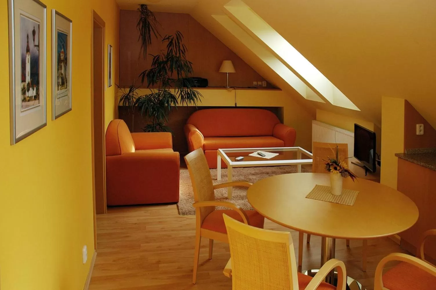 Living room, Dining Area in Hotel Restaurant Modrá Hvězda