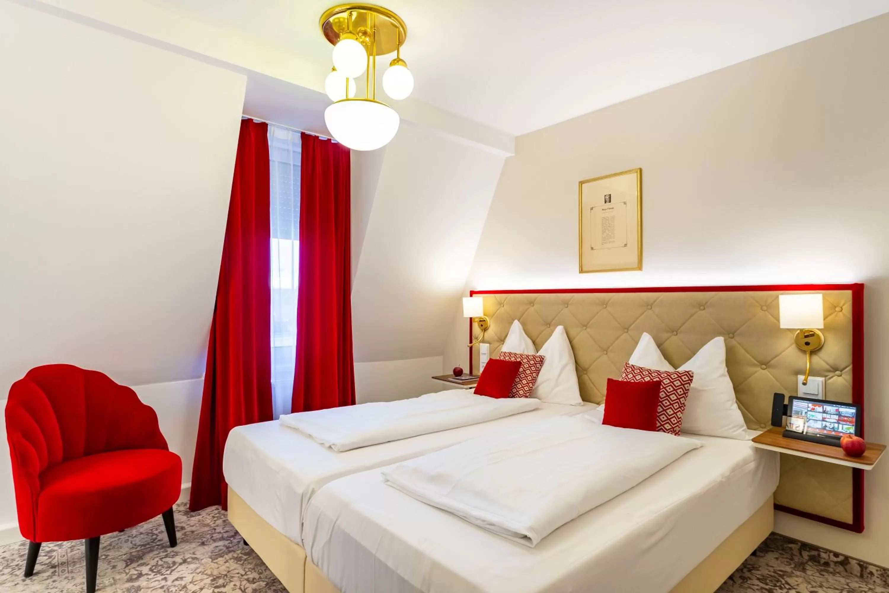 Bedroom, Bed in Theaterhotel & Suites Wien