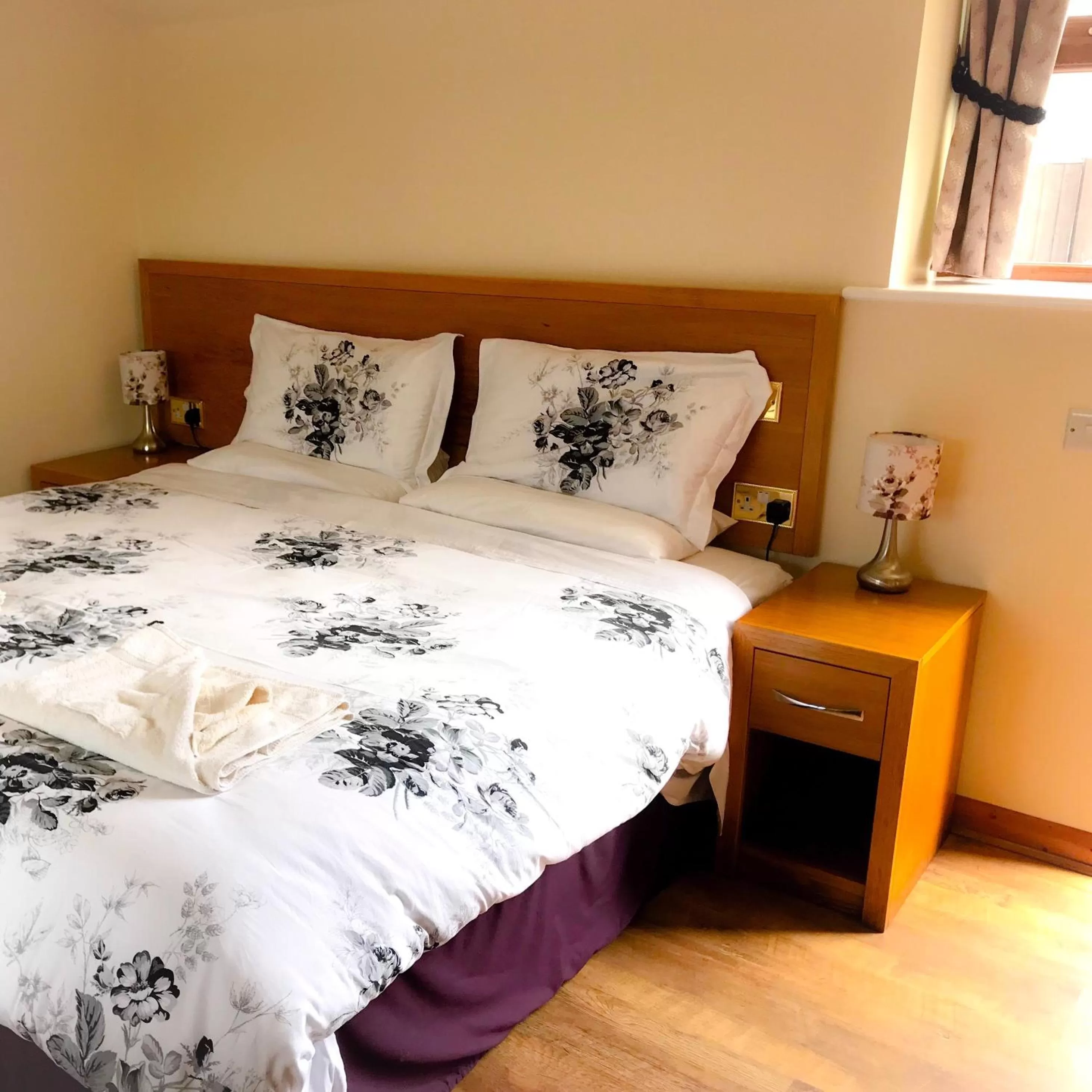 Double or Twin Room - Disability Access in The Golden Fleece