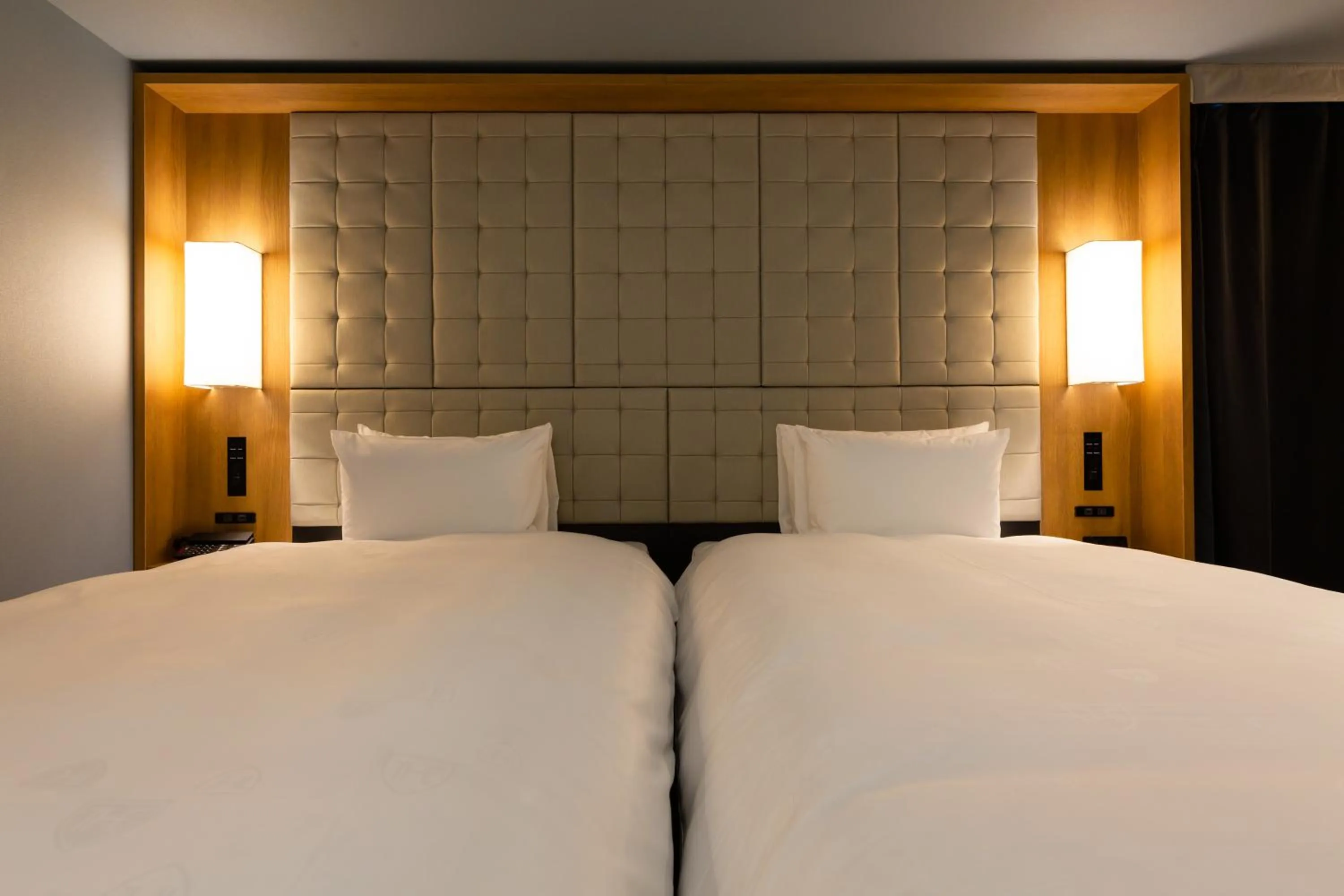 Bed in The Royal Park Canvas - Ginza 8