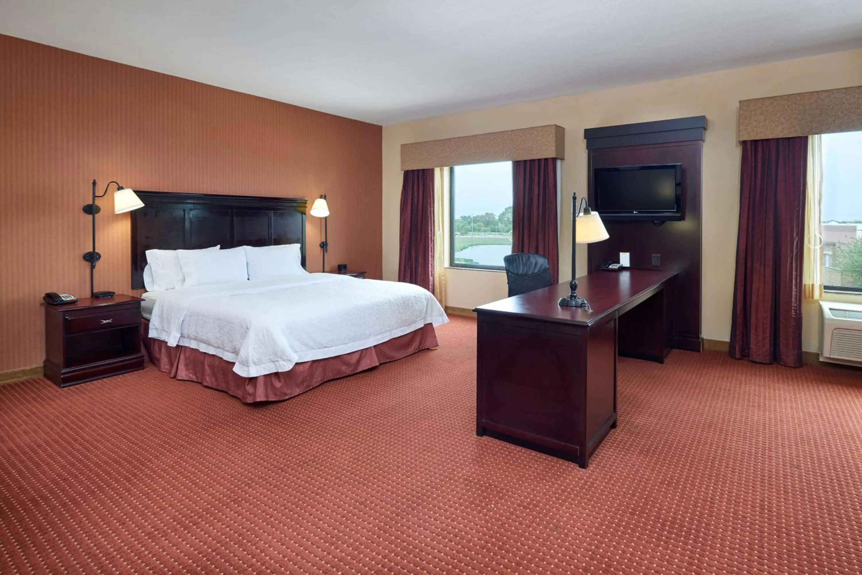 Bedroom, Bed in Hampton Inn & Suites Austin South Buda