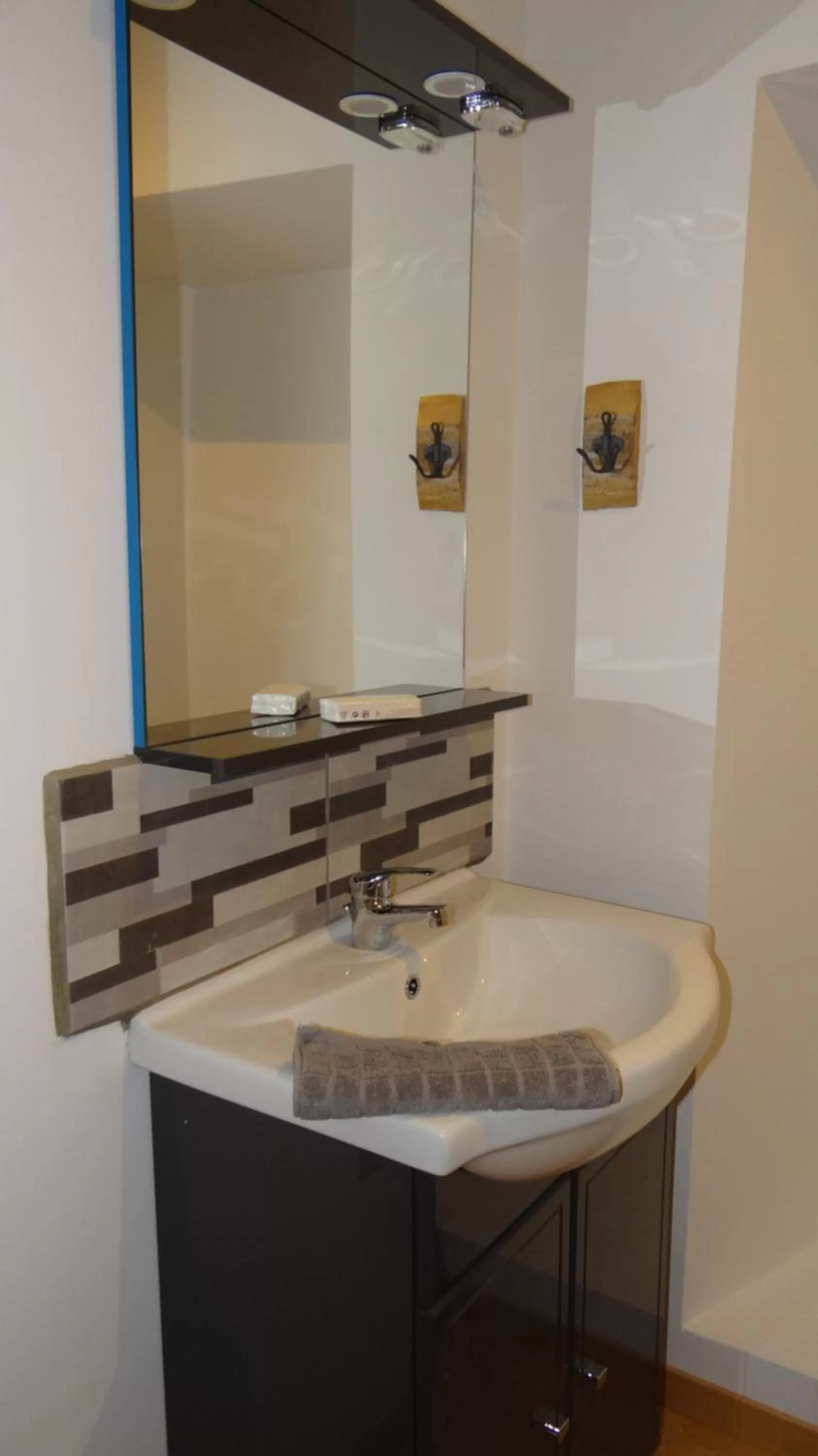 Bathroom in La Petite Houssaye