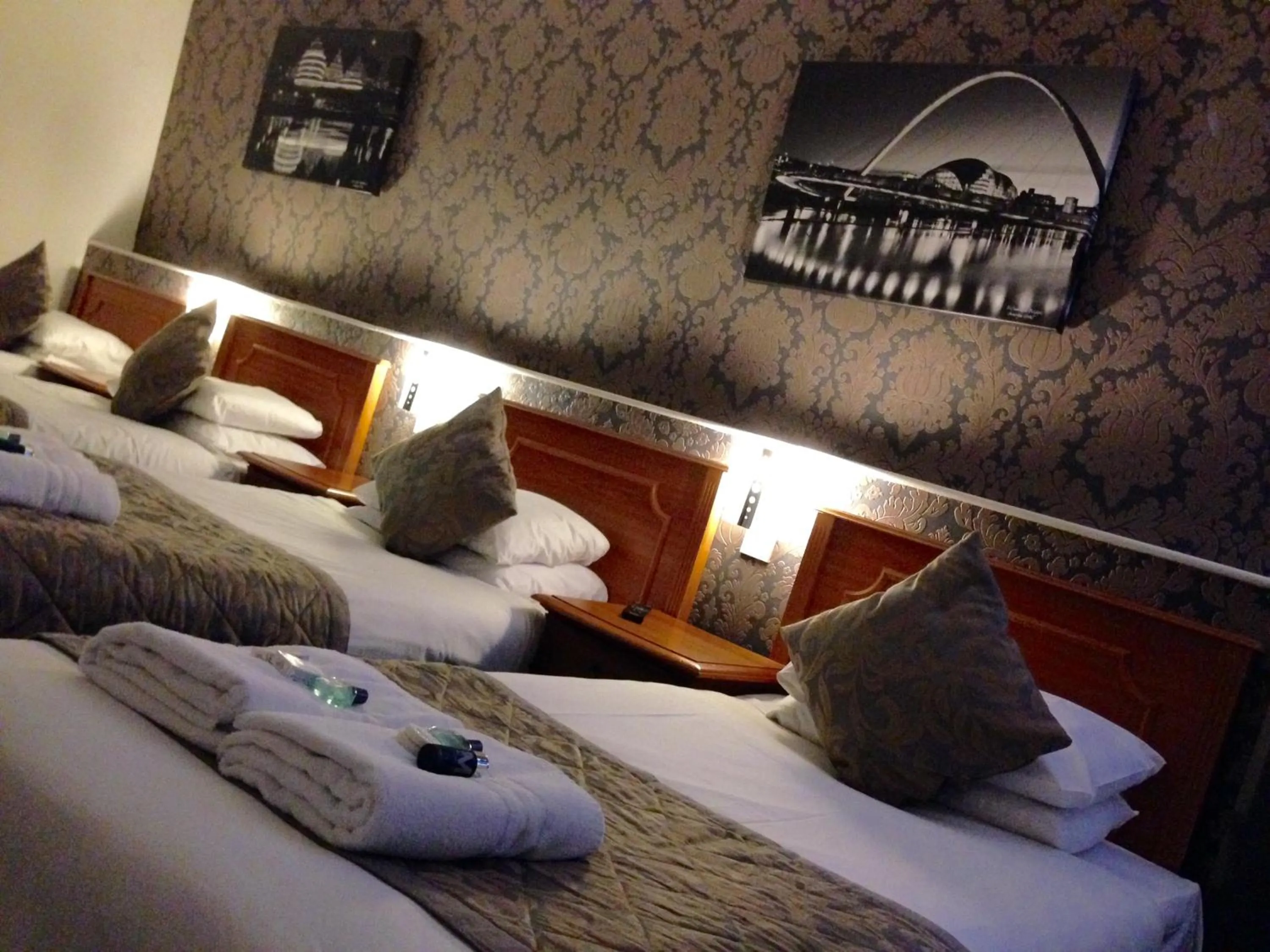 Bed in Grainger Hotel