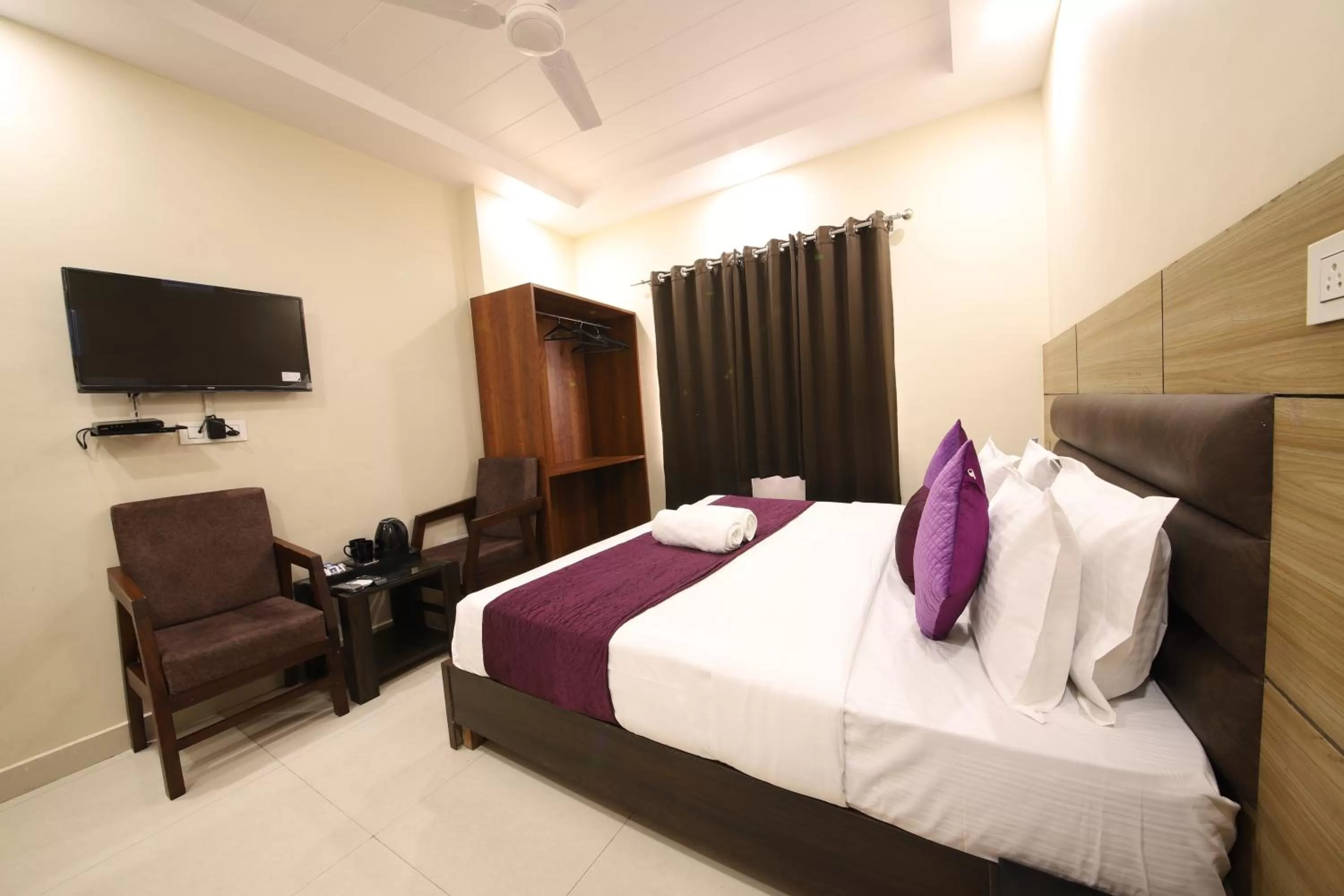 Bed in Perfect Stayz Dwarkesh - Hotel Near Haridwar Railway station