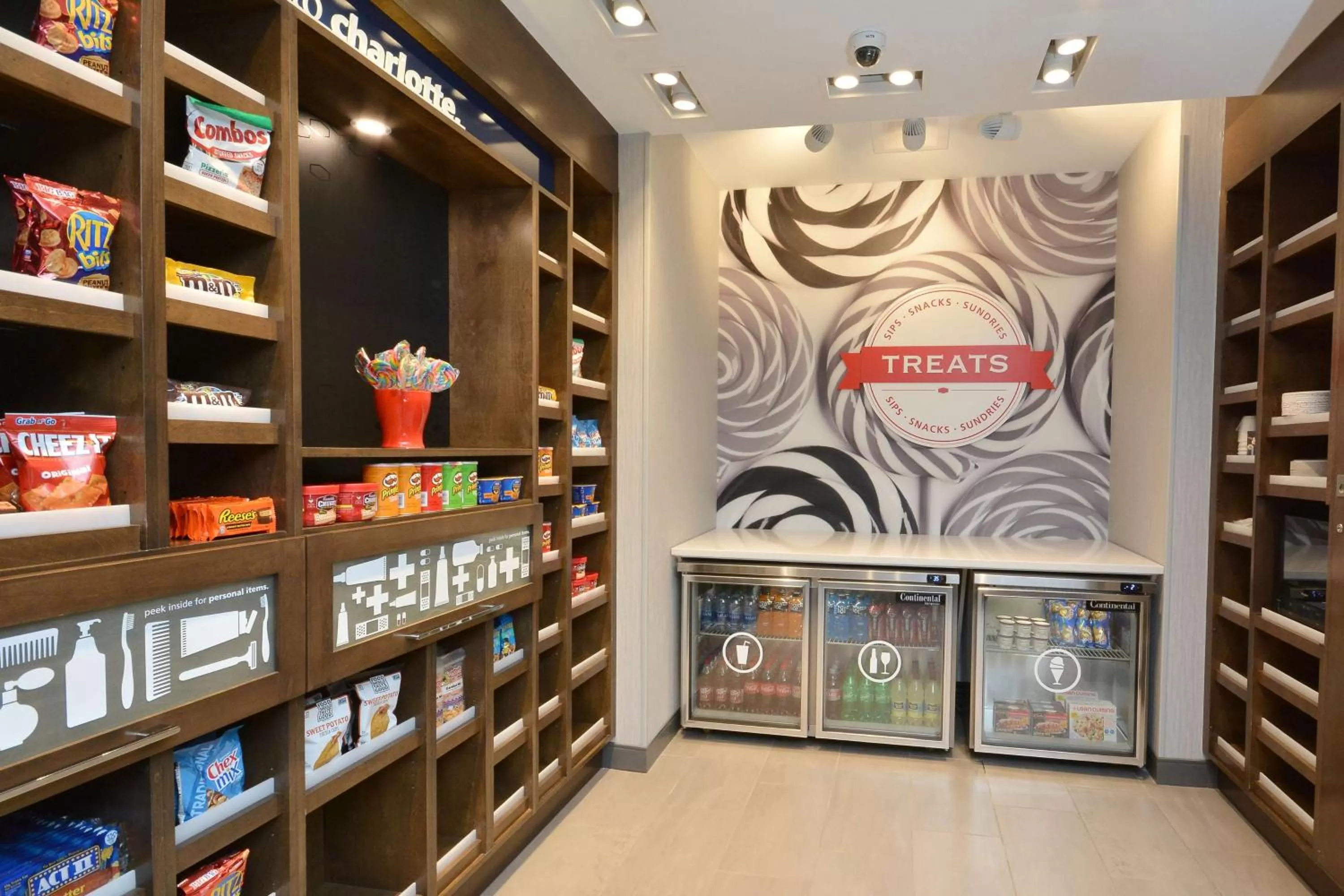 Restaurant/places to eat in Hampton Inn & Suites Charlotte North I 485