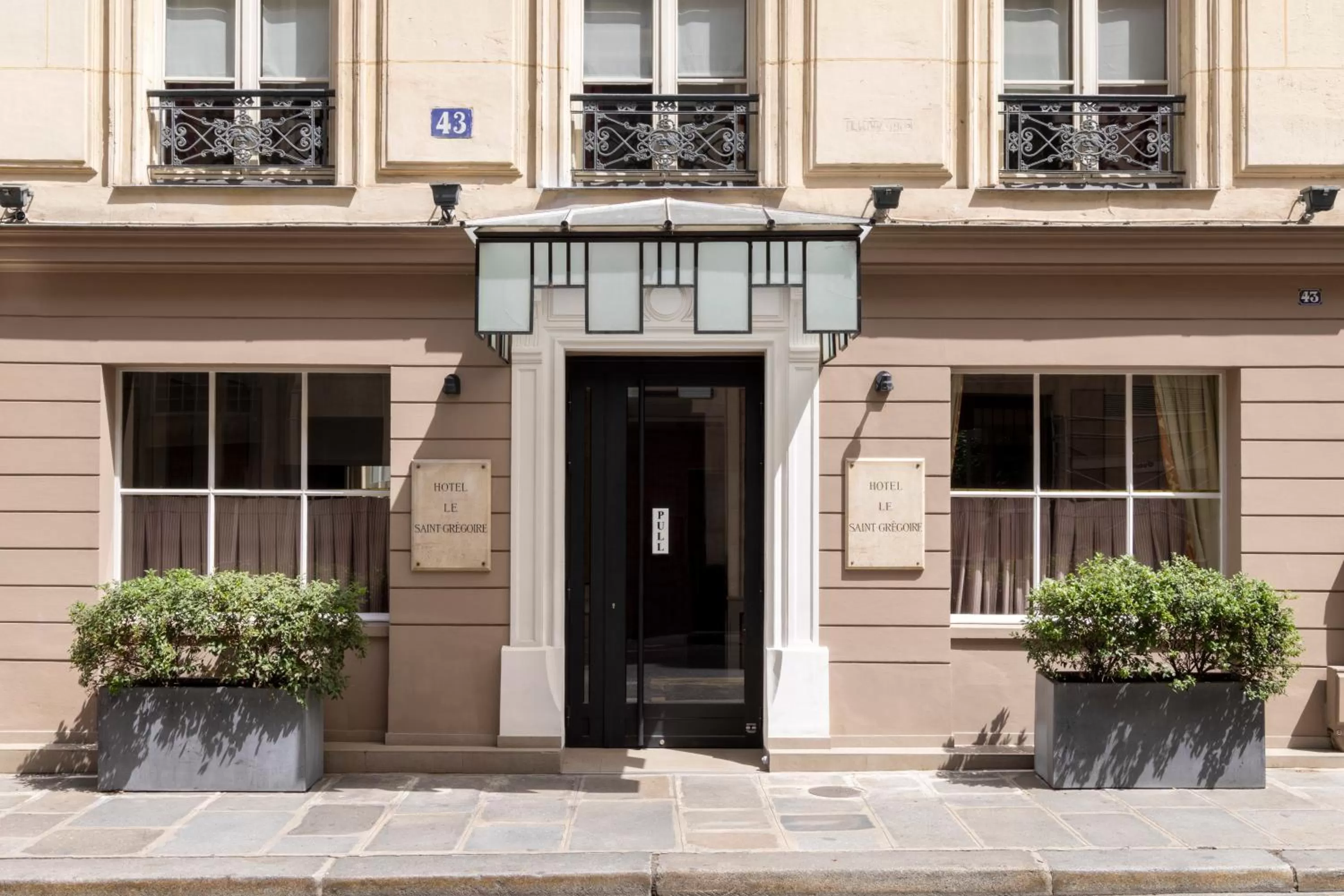 Property building in Hôtel Le Saint Gregoire