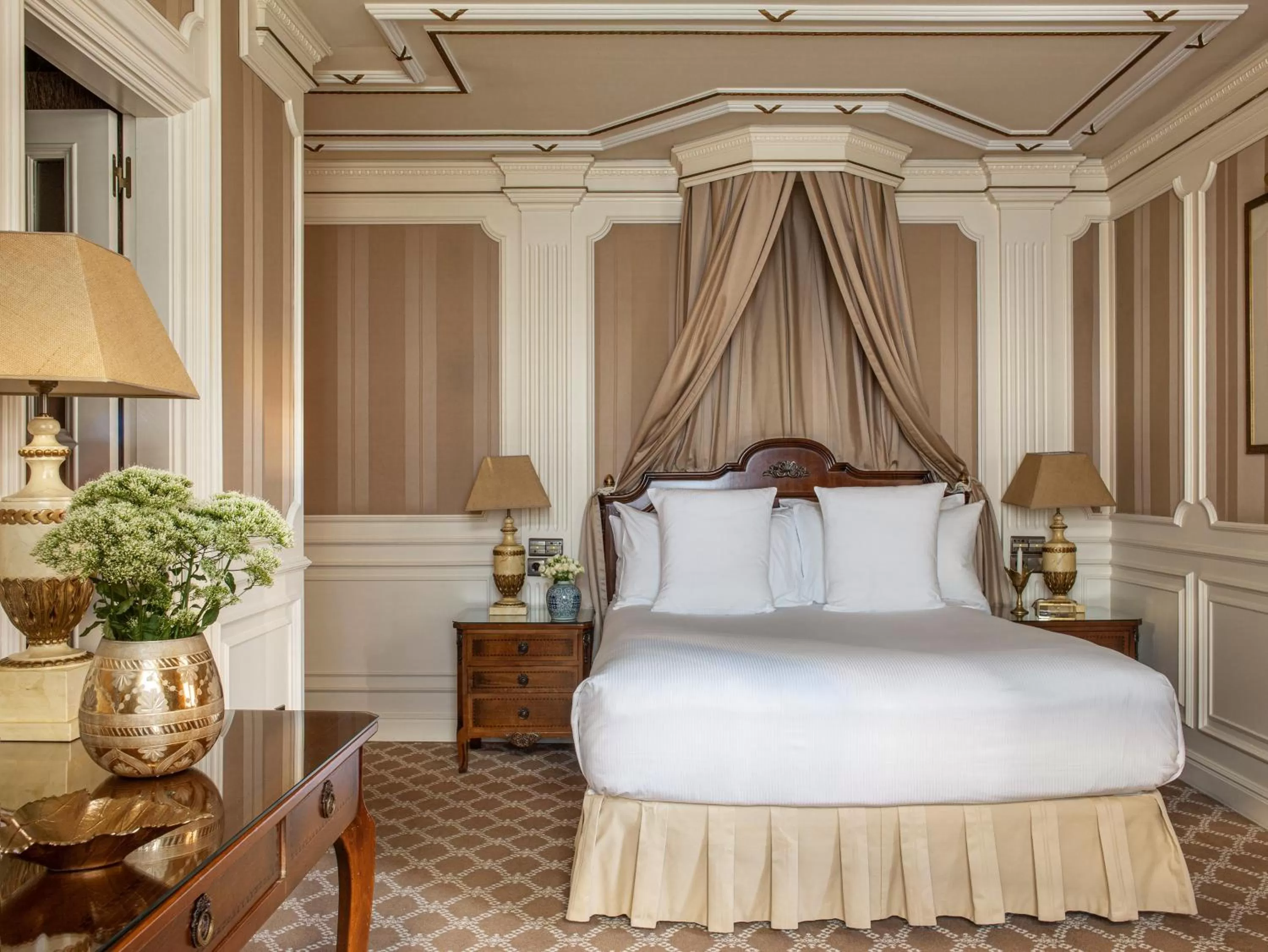 Bed in Hotel Fenix Gran Meliá - The Leading Hotels of the World