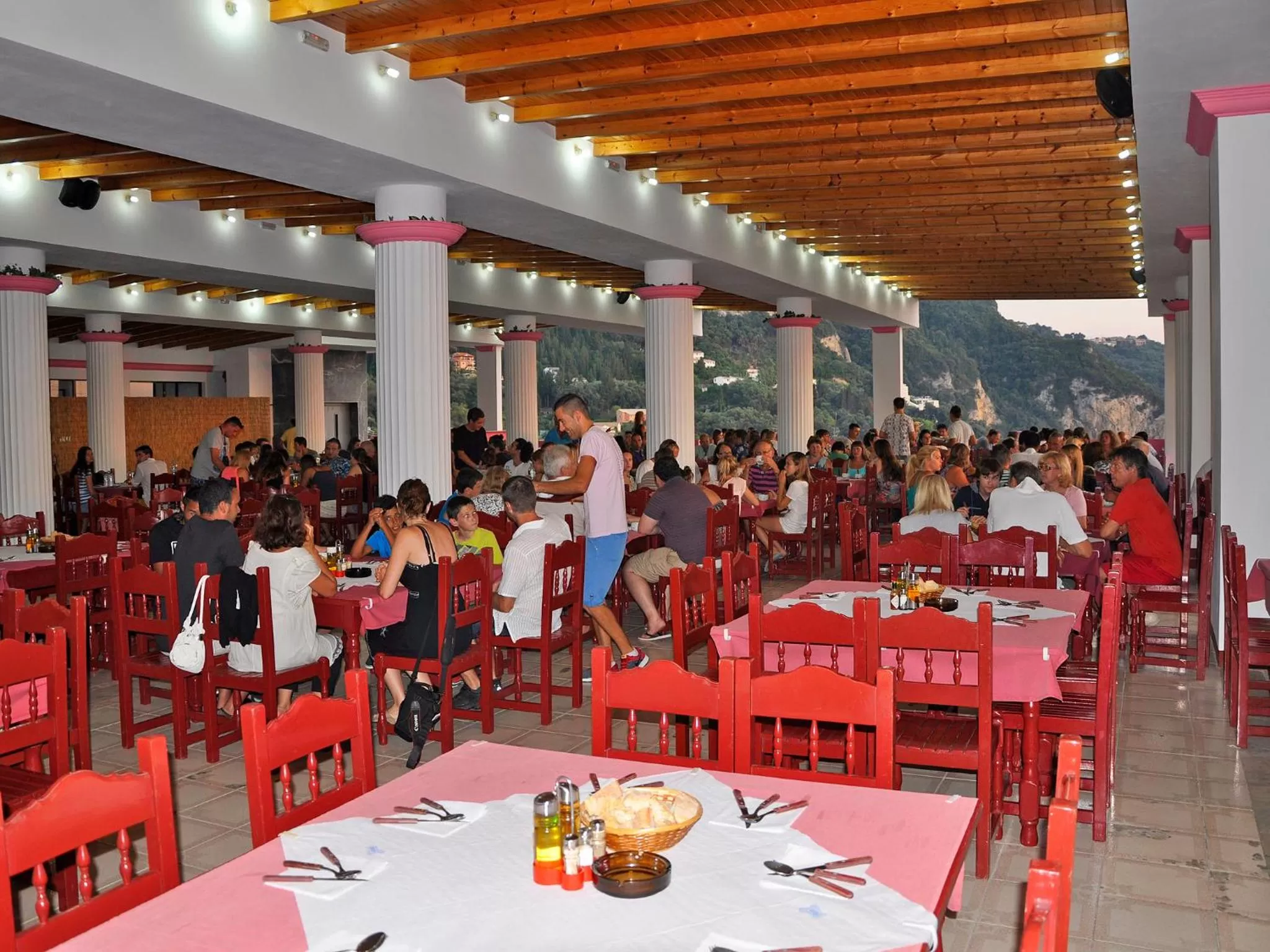 Restaurant/places to eat in Pink Palace Beach Resort