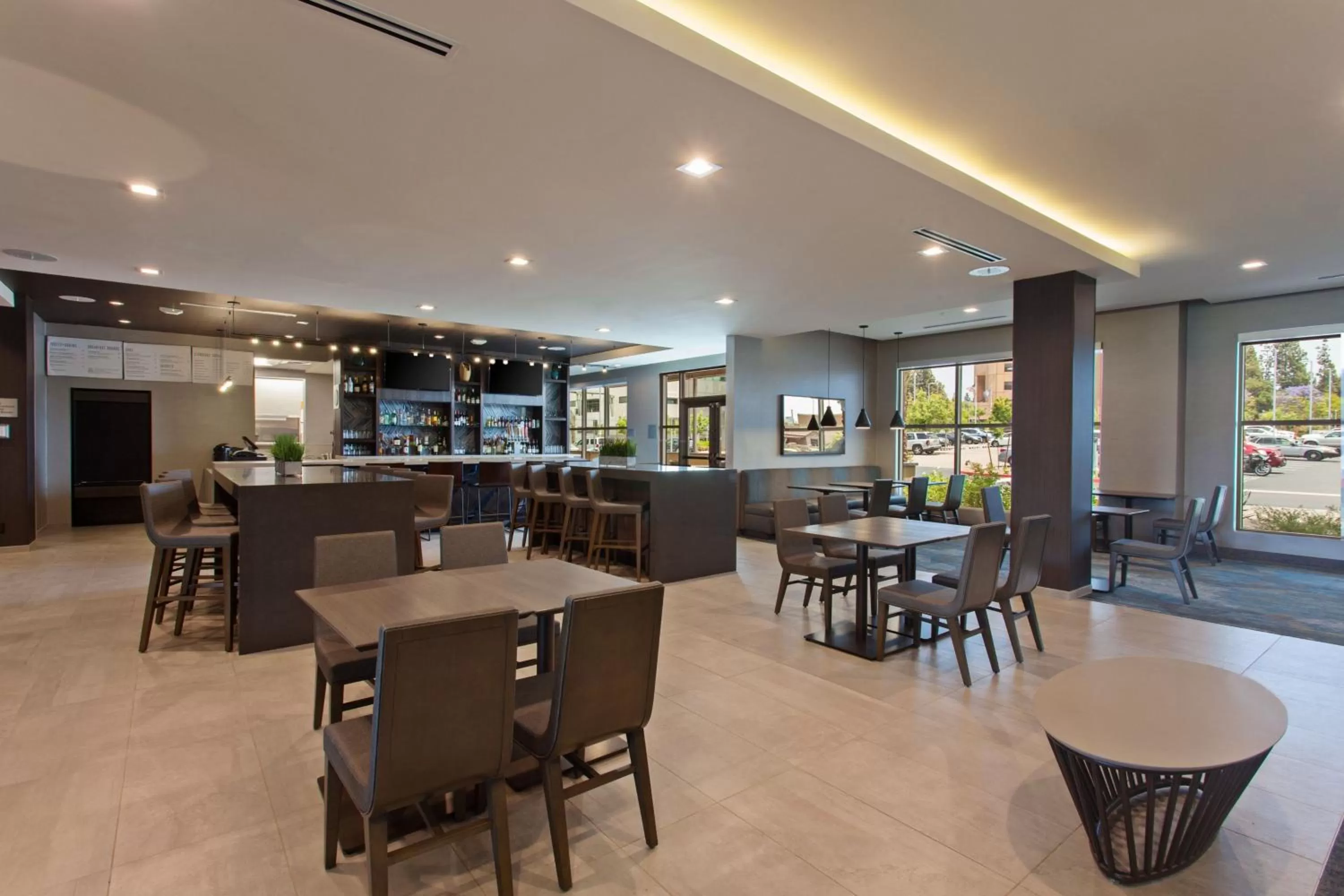 Restaurant/places to eat in Courtyard by Marriott San Diego El Cajon