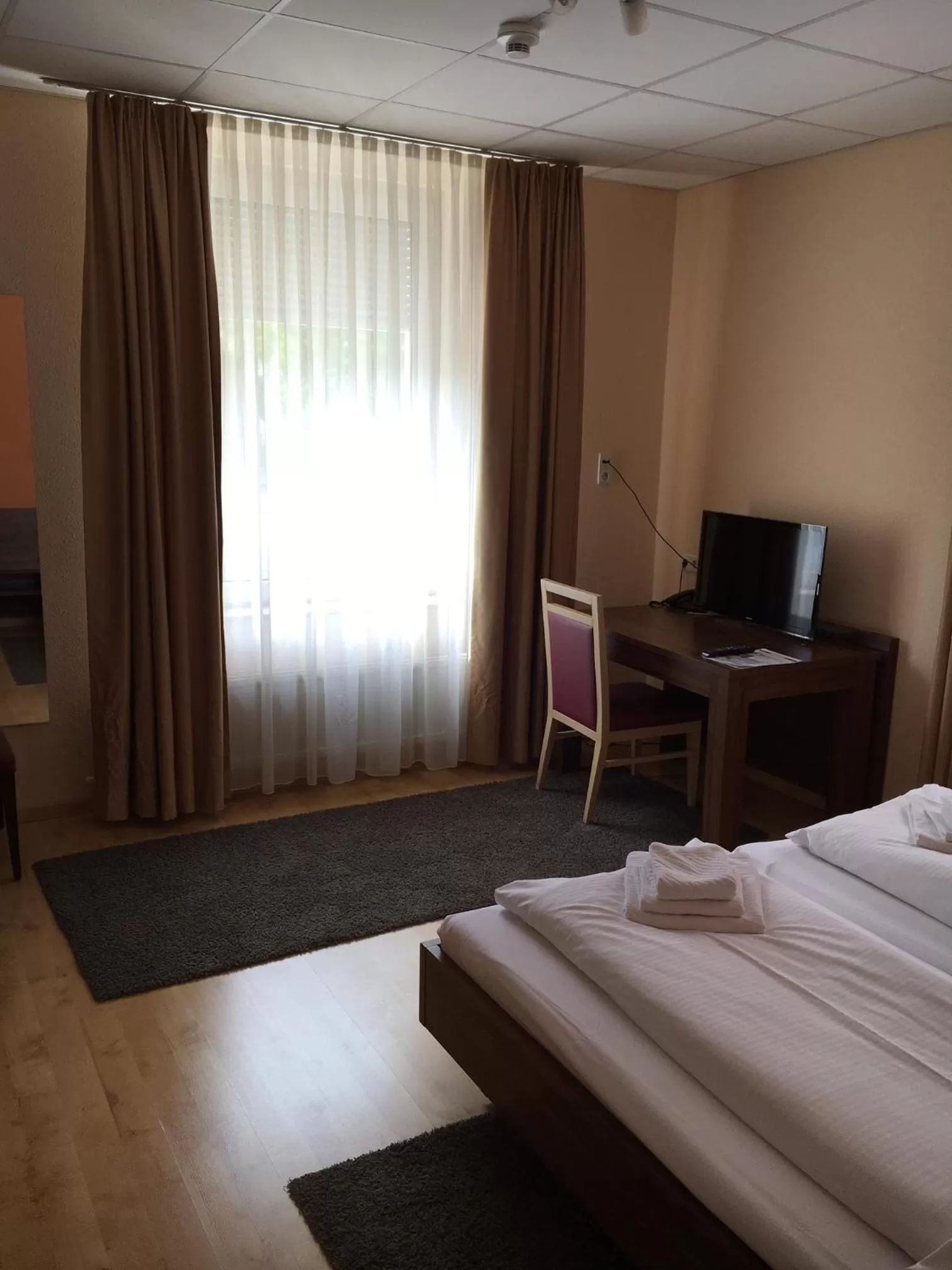 Photo of the whole room, Bed in Hotel am Charlottenplatz