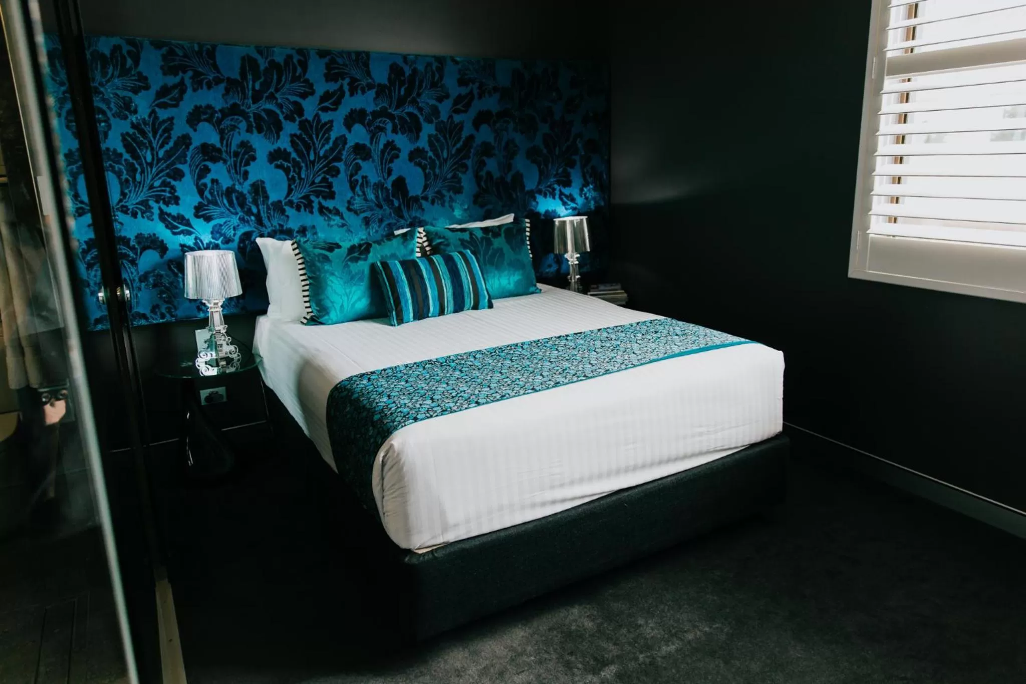 Deluxe Queen Room in Junction Hotel