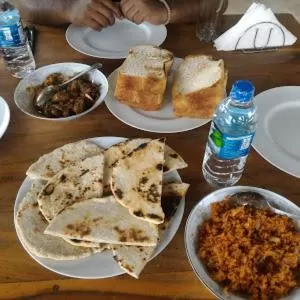 Continental breakfast in Lake Bliss