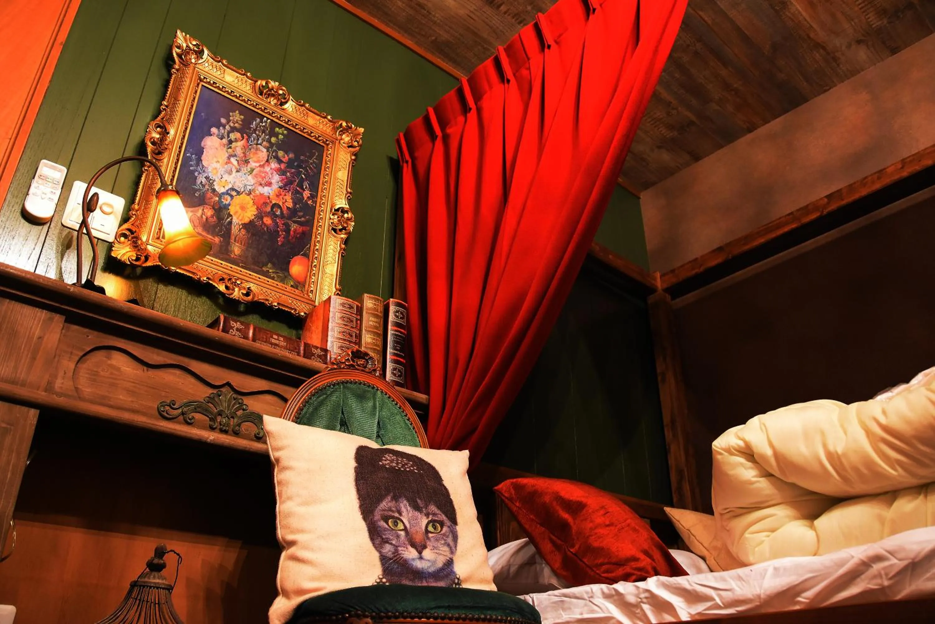 Decorative detail, Bed in Expected Inn