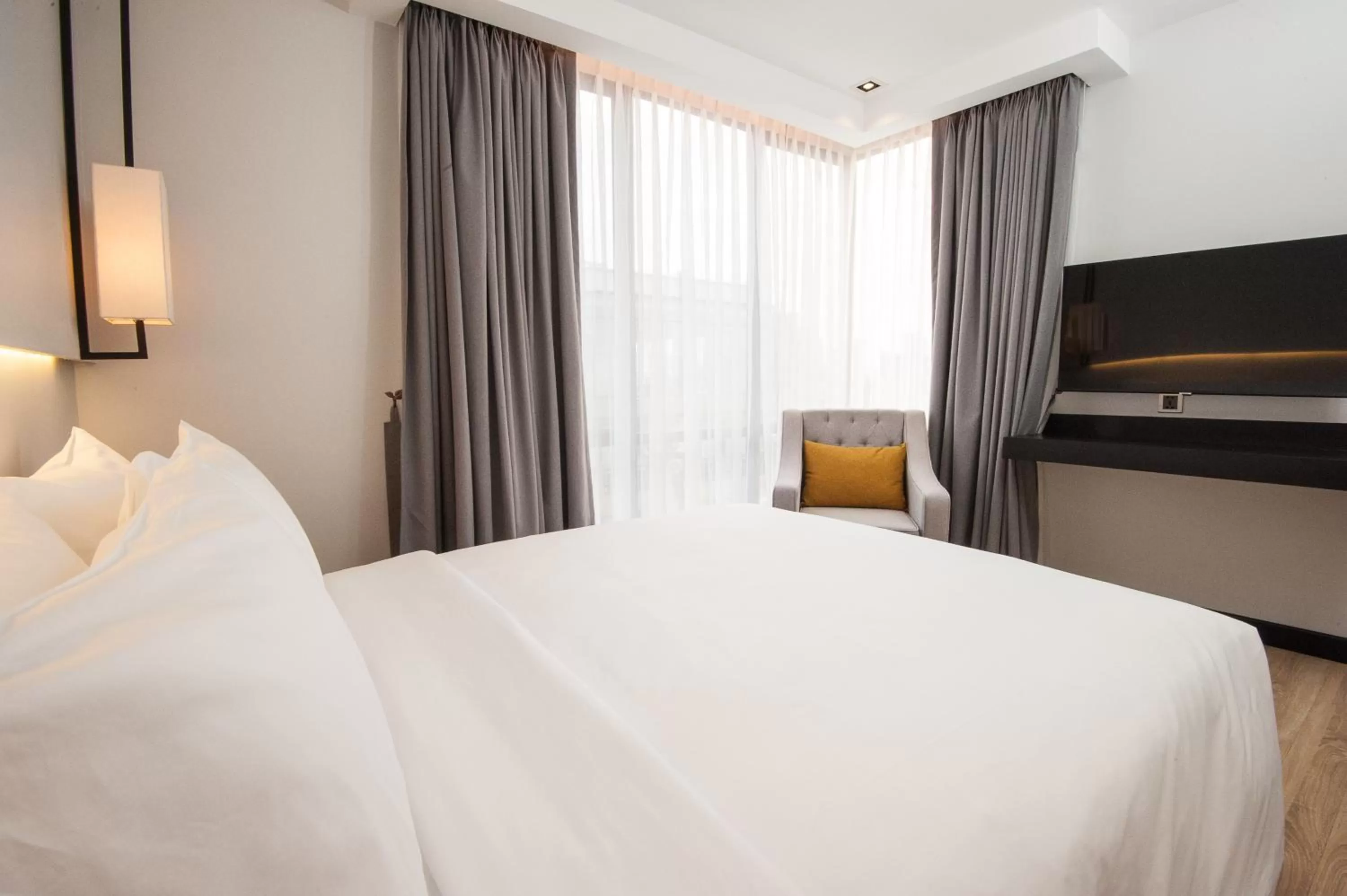 TV and multimedia, Bed in GLOW PARK HOTEL Grand Royal Palace