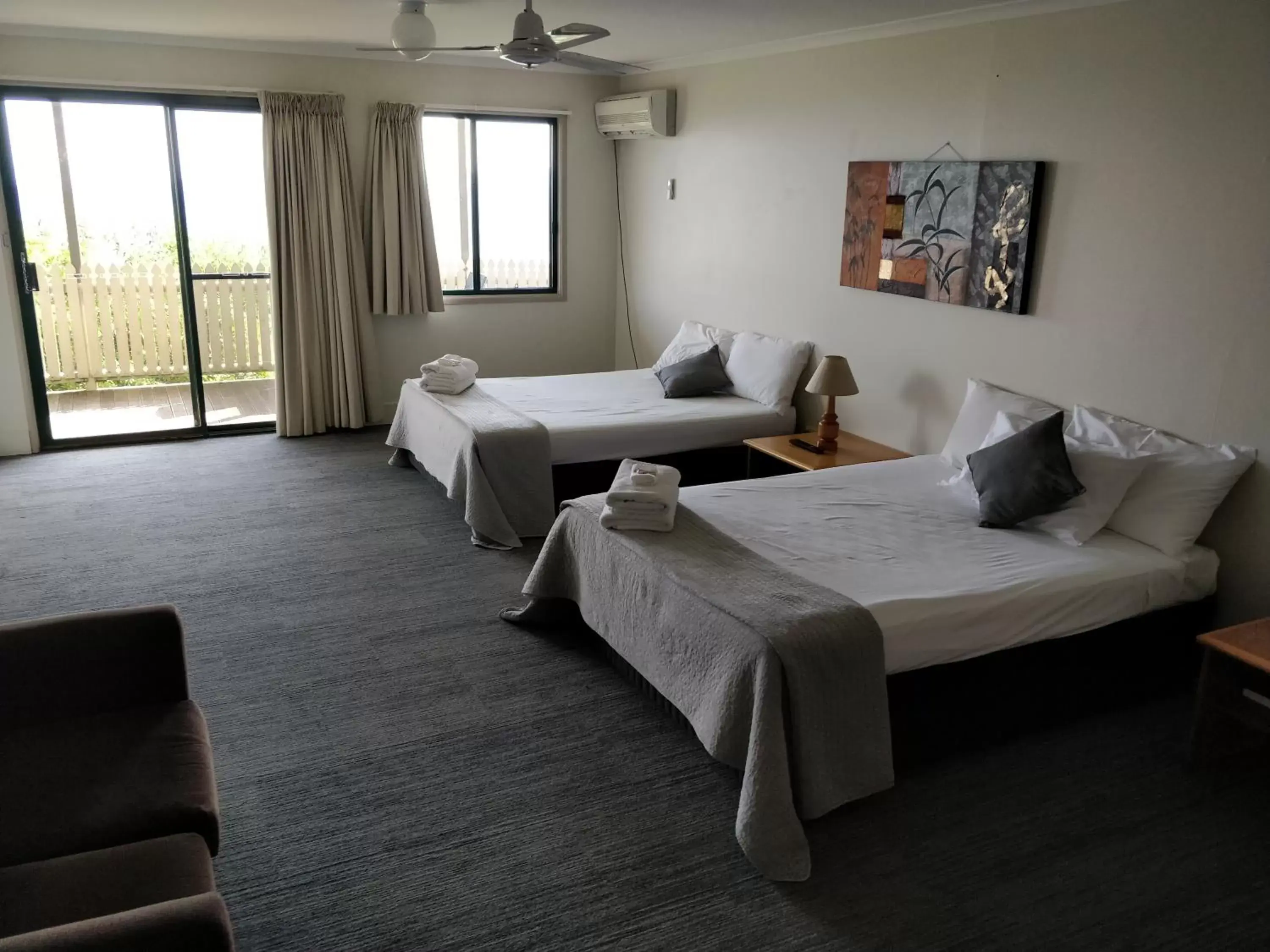 Standard Twin Room with Mountain View in Tranquil Park Standard Twin Room with Mountain View in Tranquil Park