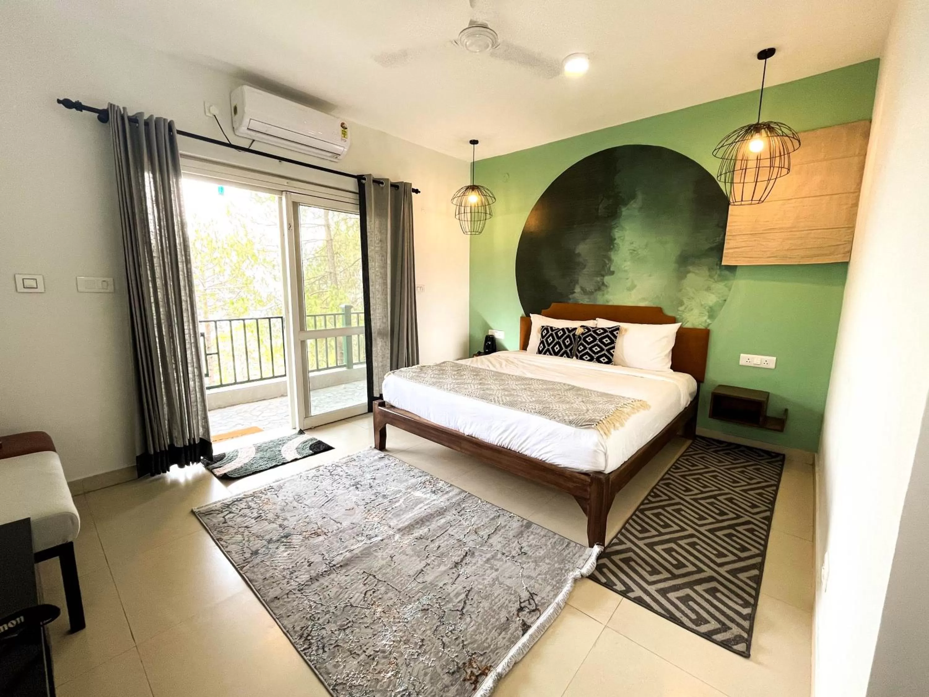 Photo of the whole room, Bed in Seclude Kasauli, Himachal Pradesh