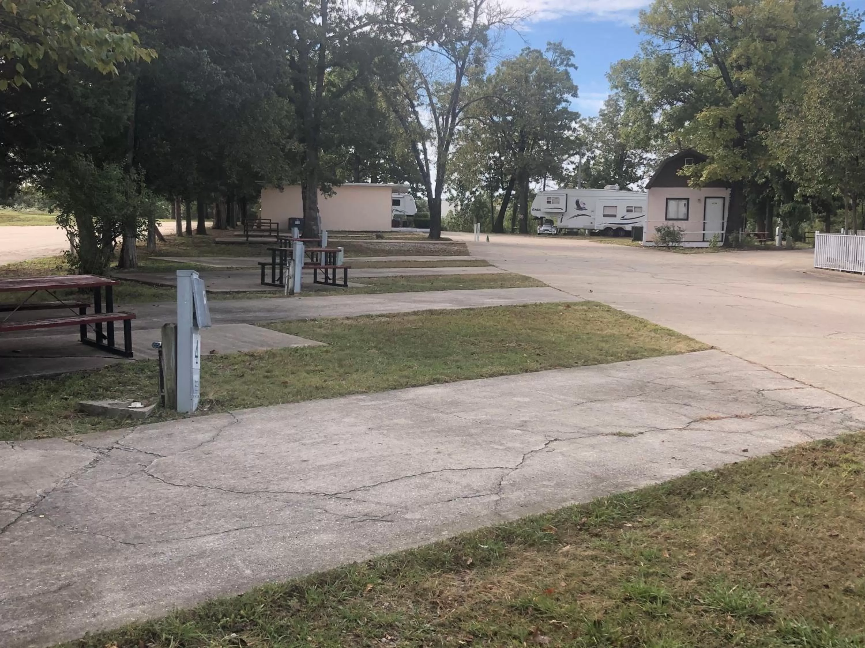 Property building in Willow Tree Inn Branson