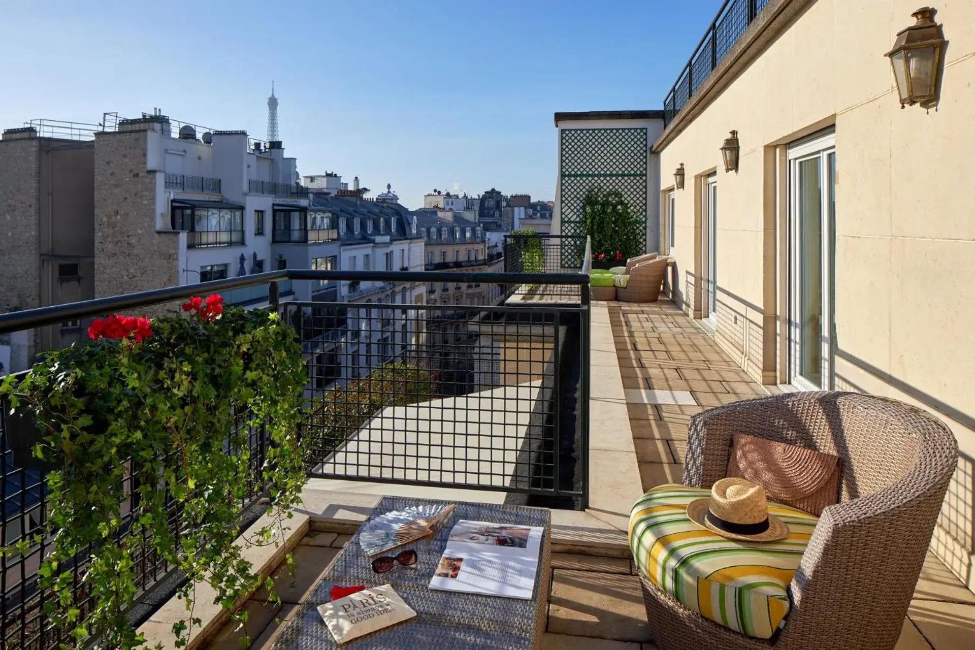 Eiffel Tower Terrace Suite in Majestic Hotel Spa - Champs Elysées Eiffel Tower Terrace Suite in Majestic Hotel Spa - Champs Elysées