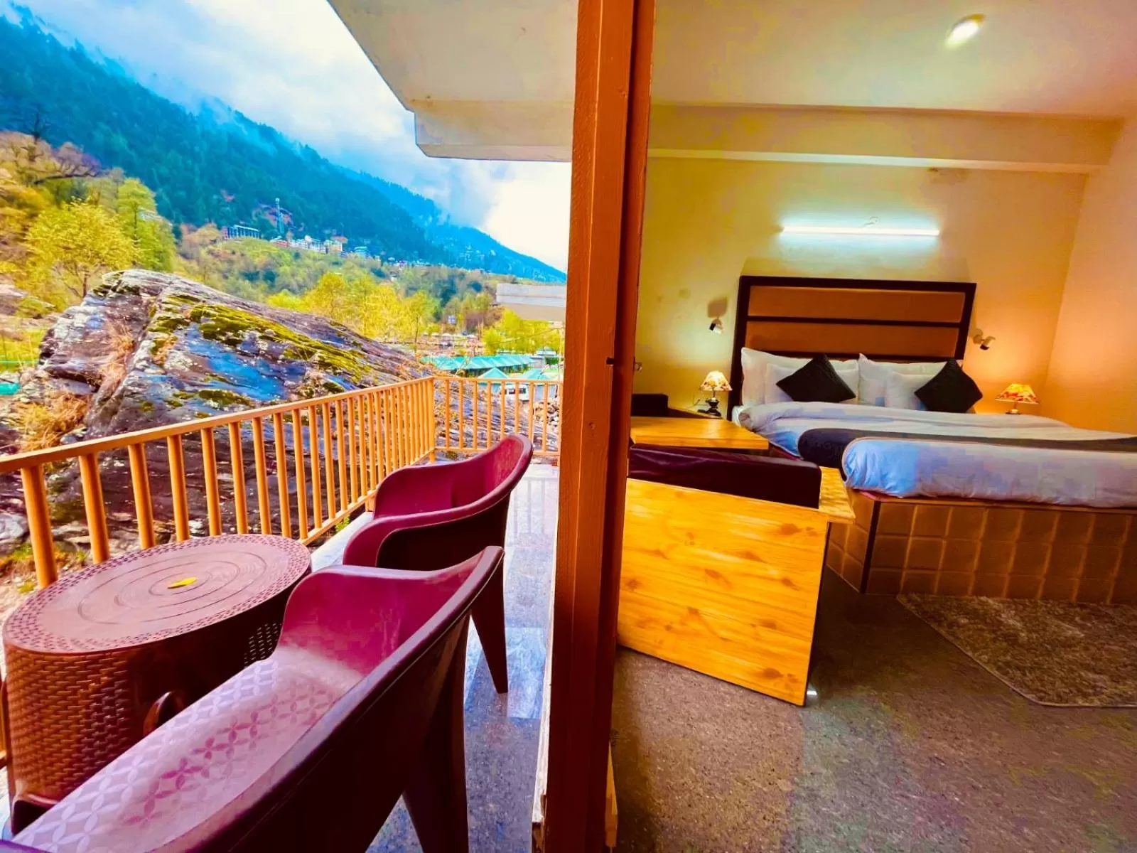 Himalayan Riverside Resort, Manali
