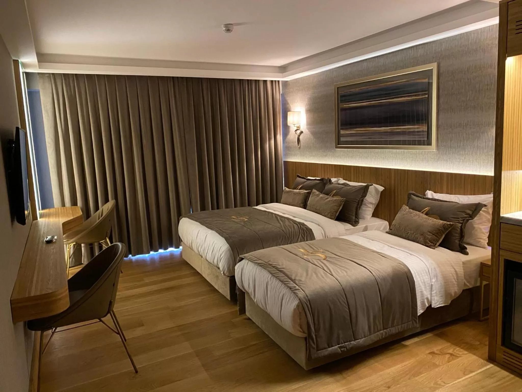 Photo of the whole room, Bed in Lady Diana Hotel