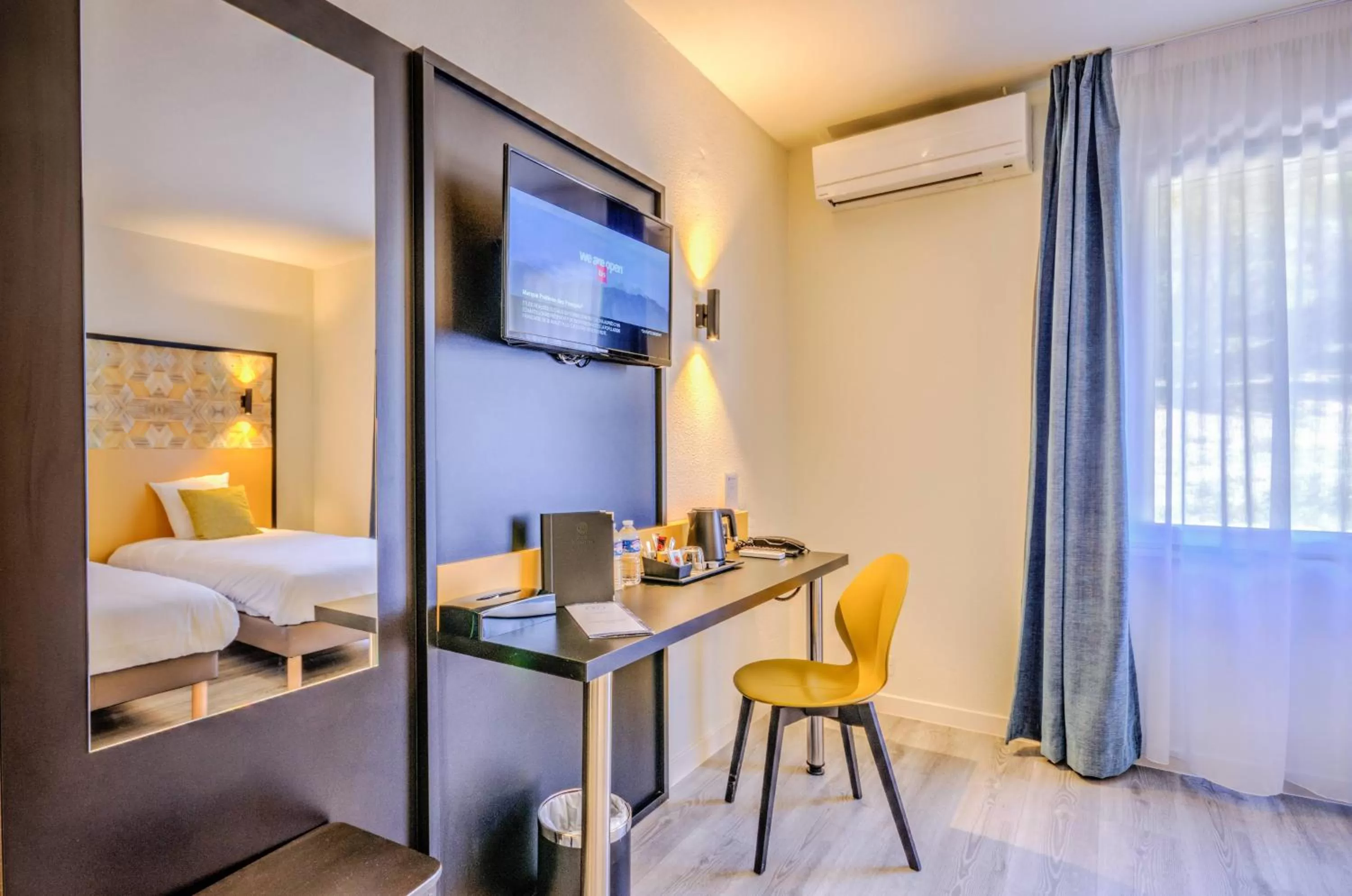 TV and multimedia, Bed in Best Western Domaine de Roquerousse