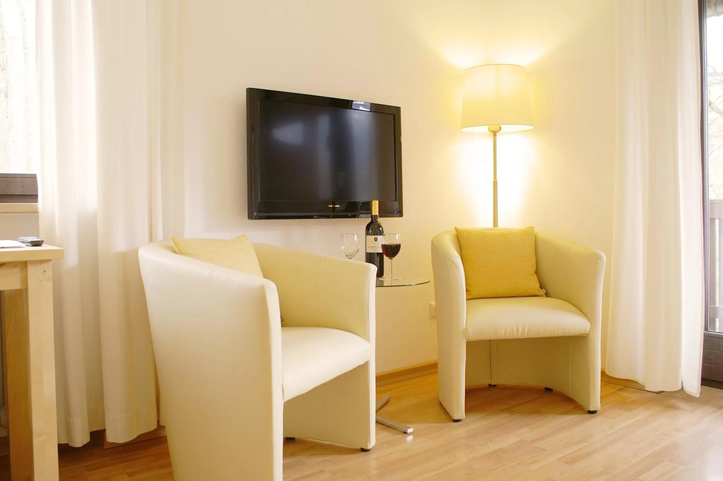Seating area, TV/Entertainment Center in Hotel Garni Landhaus Sonnenstern