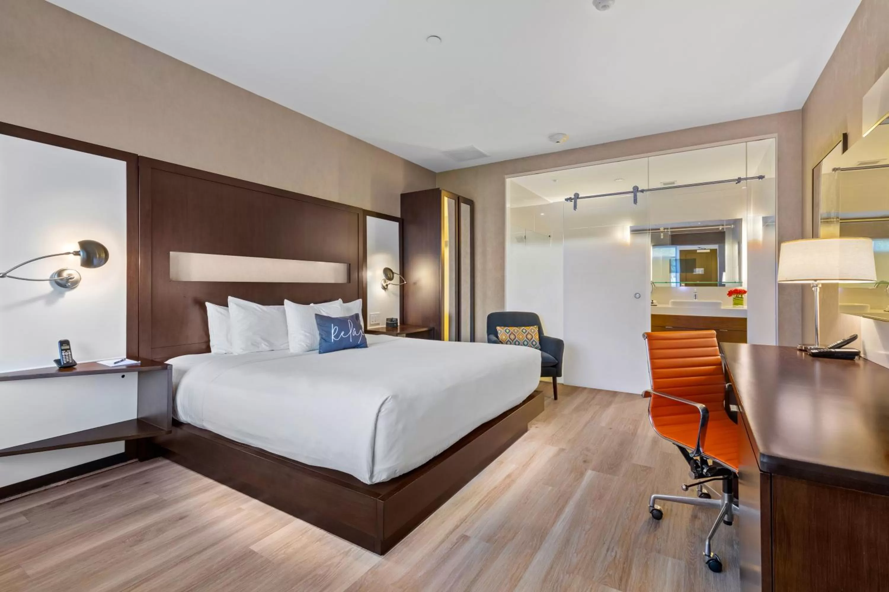 Bed in The J House Greenwich Hotel