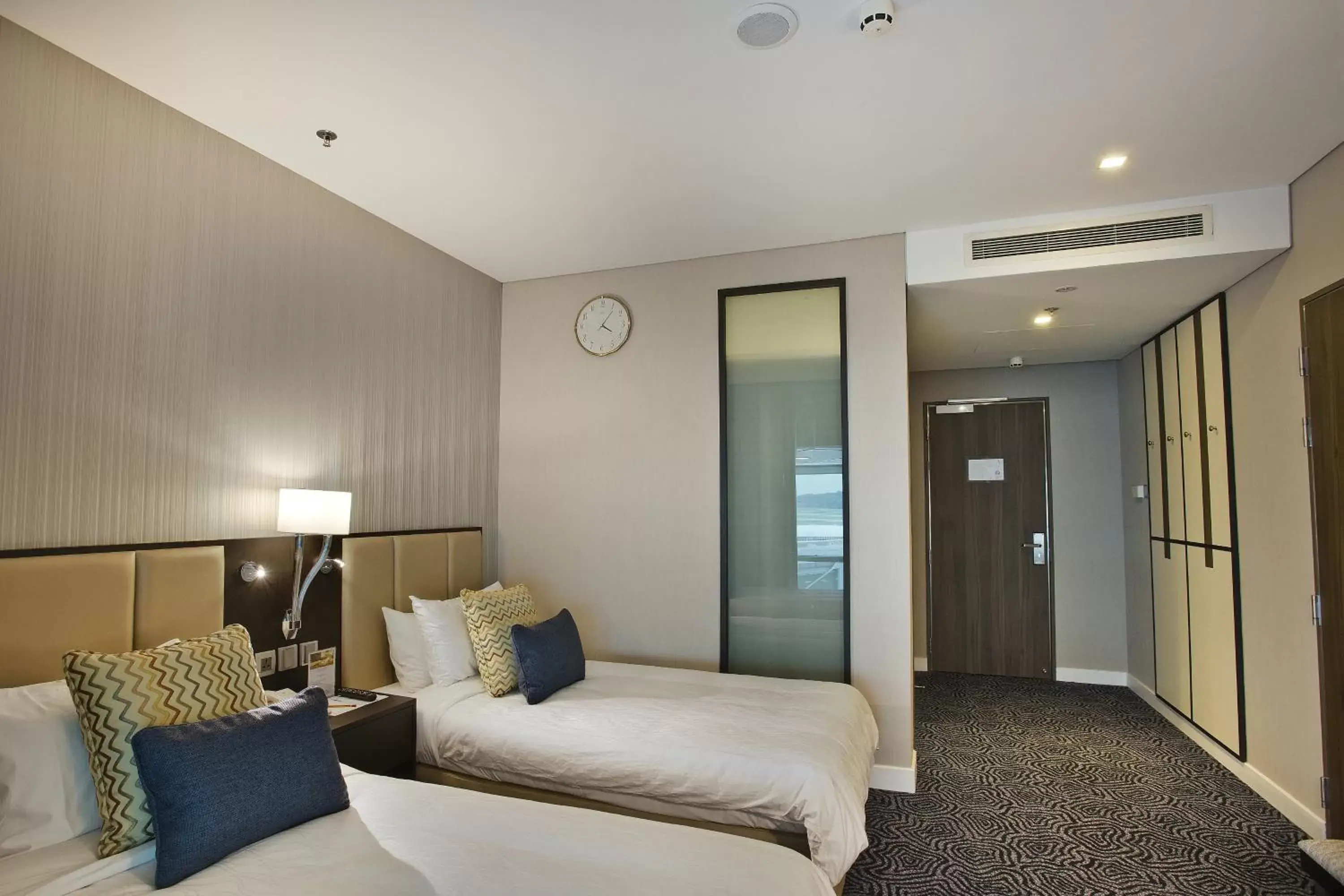 Single Room - single occupancy - 6 Hours Usage in Ambassador Transit Hotel - Terminal 3 Single Room - single occupancy - 6 Hours Usage in Ambassador Transit Hotel - Terminal 3