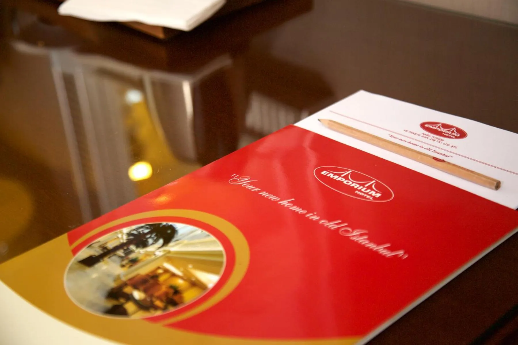 Seating area in Emporium Hotel