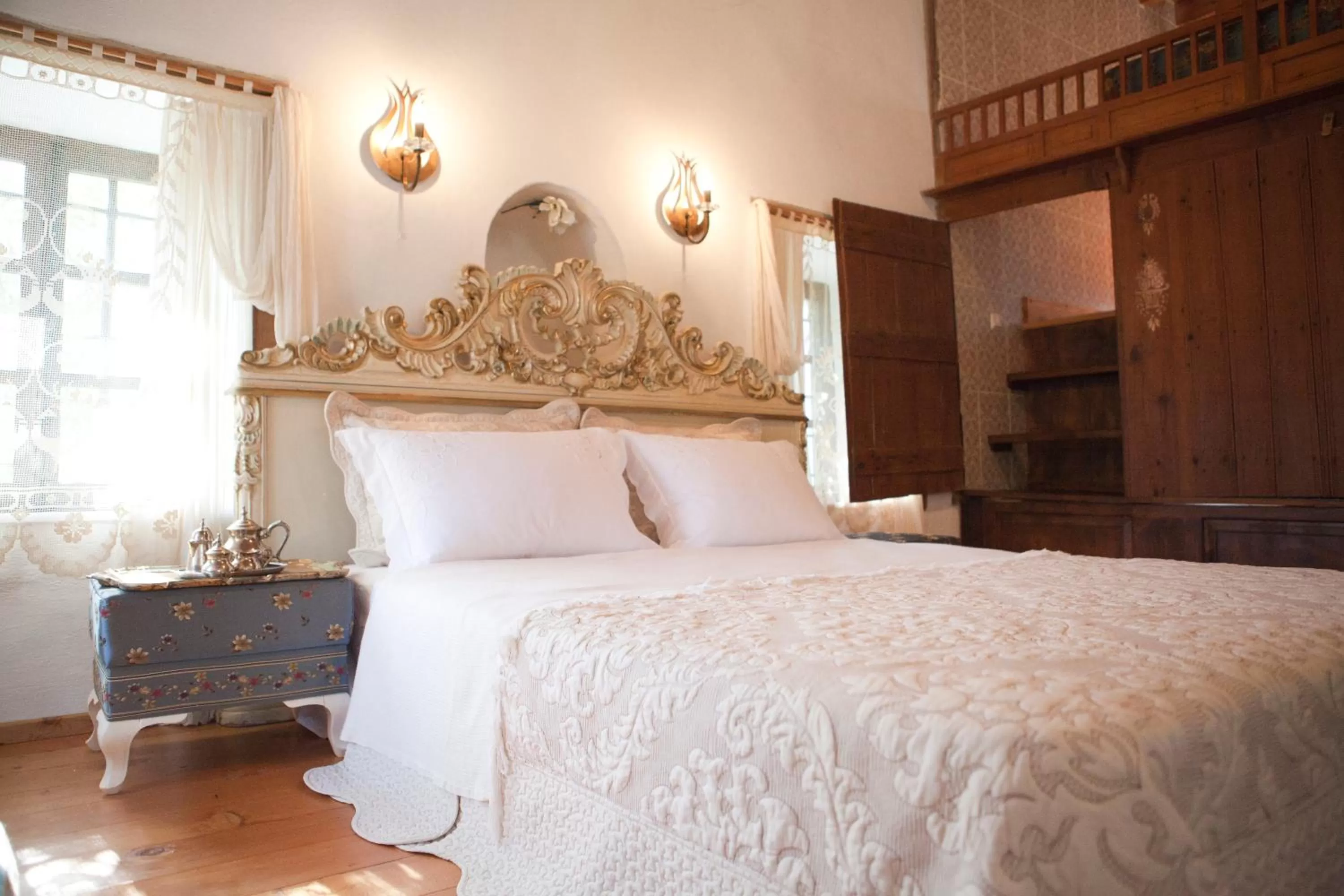 Living room, Bed in Ha La Bodrum