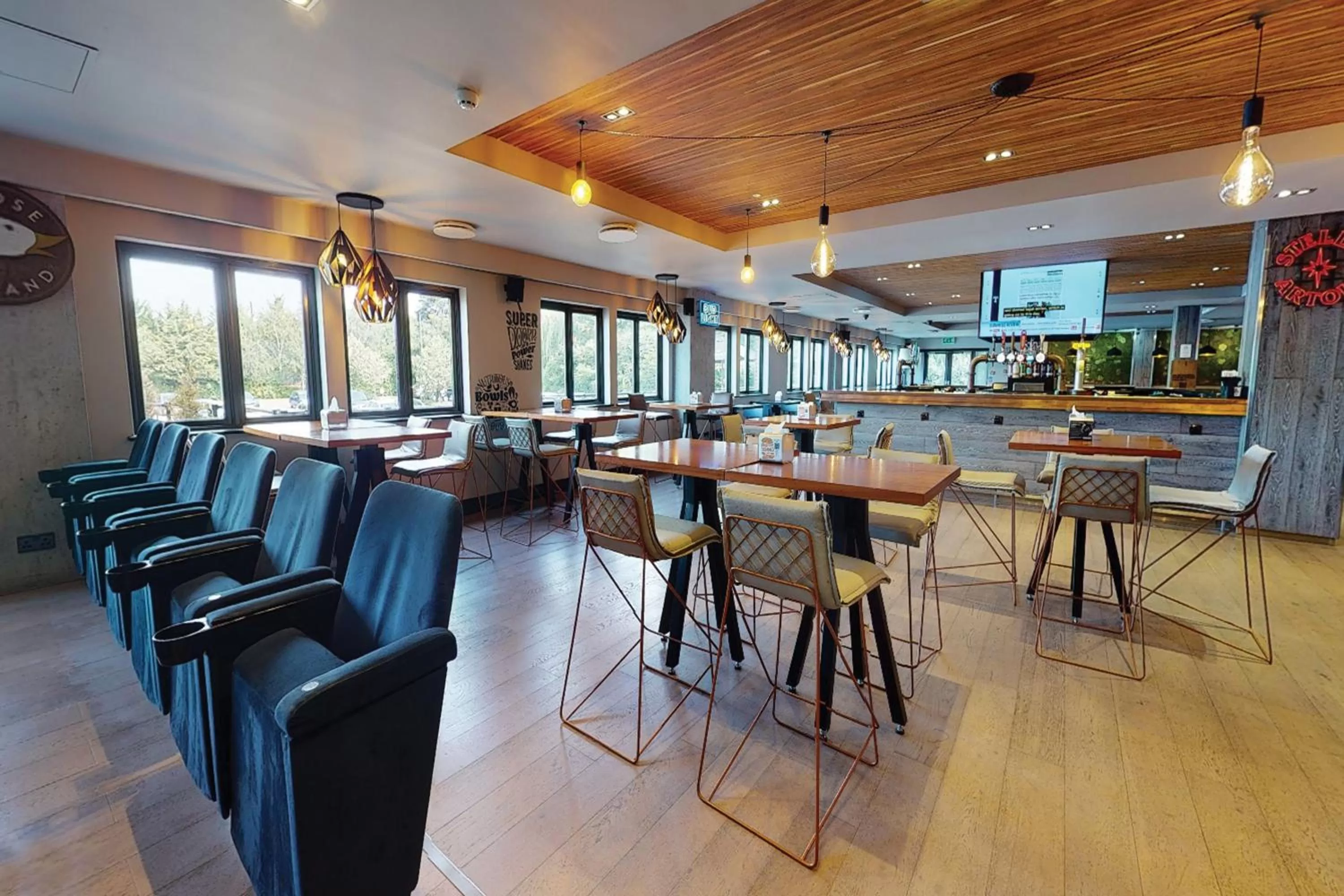 Restaurant/places to eat in Village Hotel Coventry