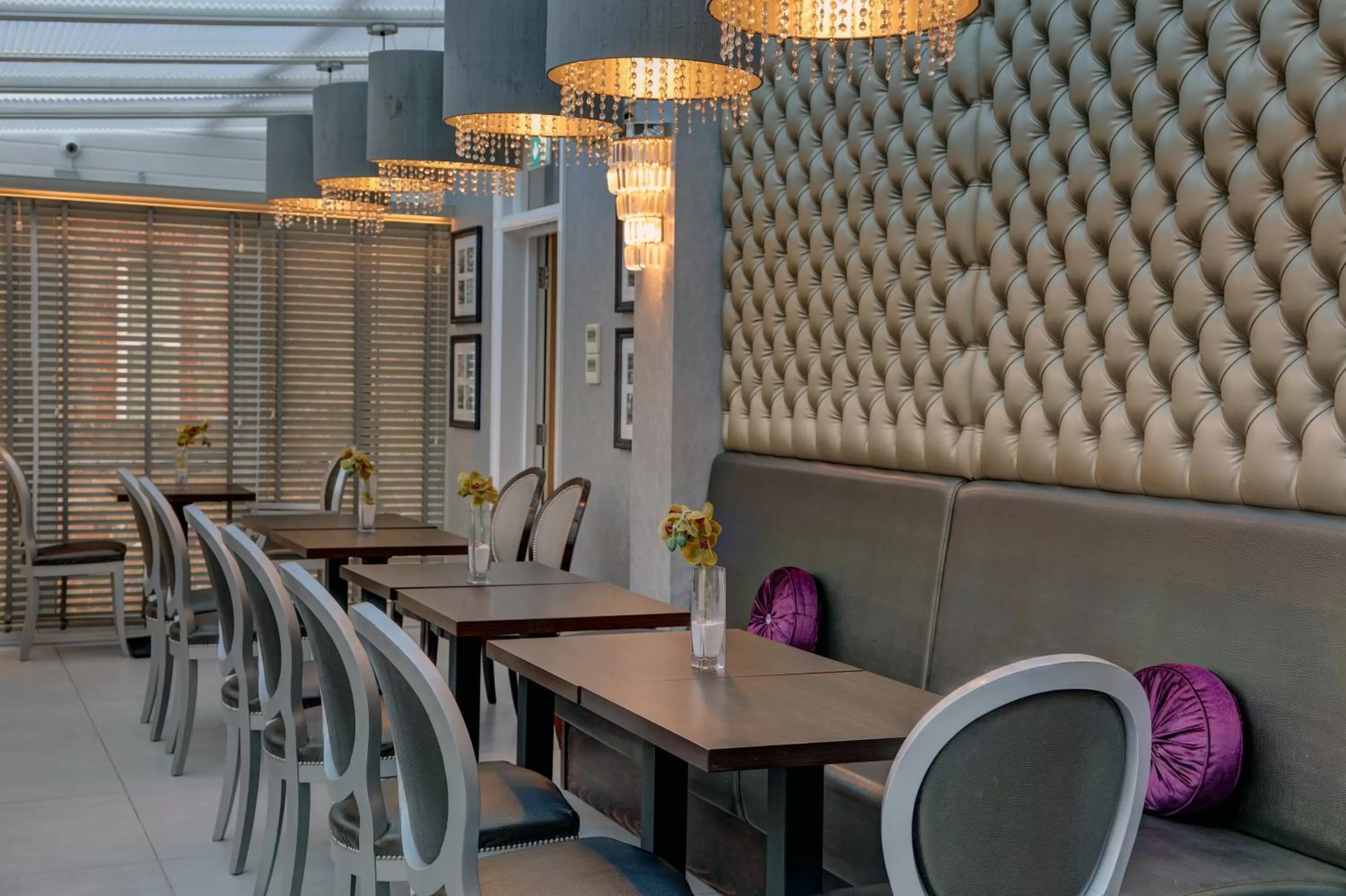 Restaurant/places to eat in Best Western Chiswick Palace & Suites London