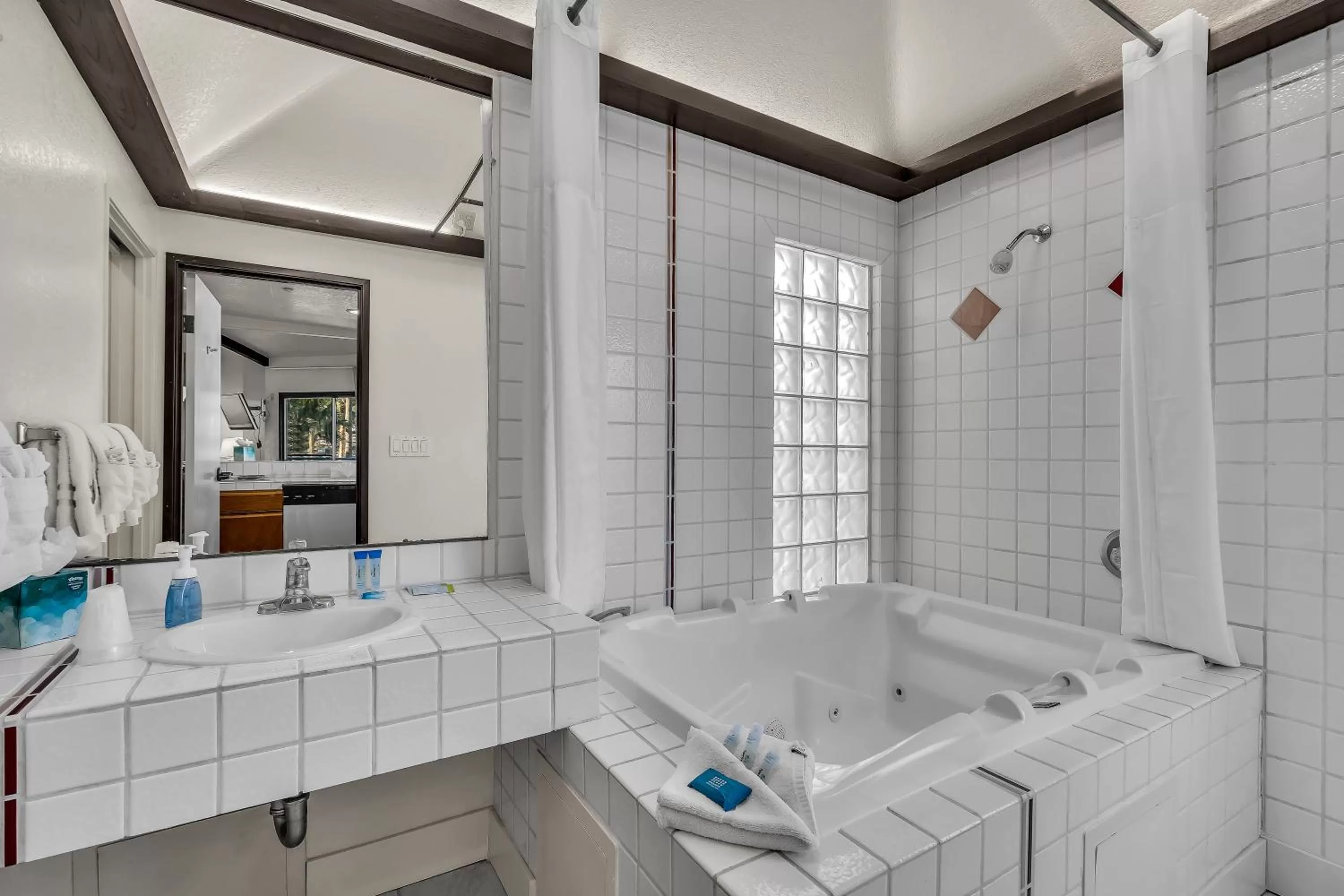 Apartment with Sea View in Seaport Village Inn, Avalon