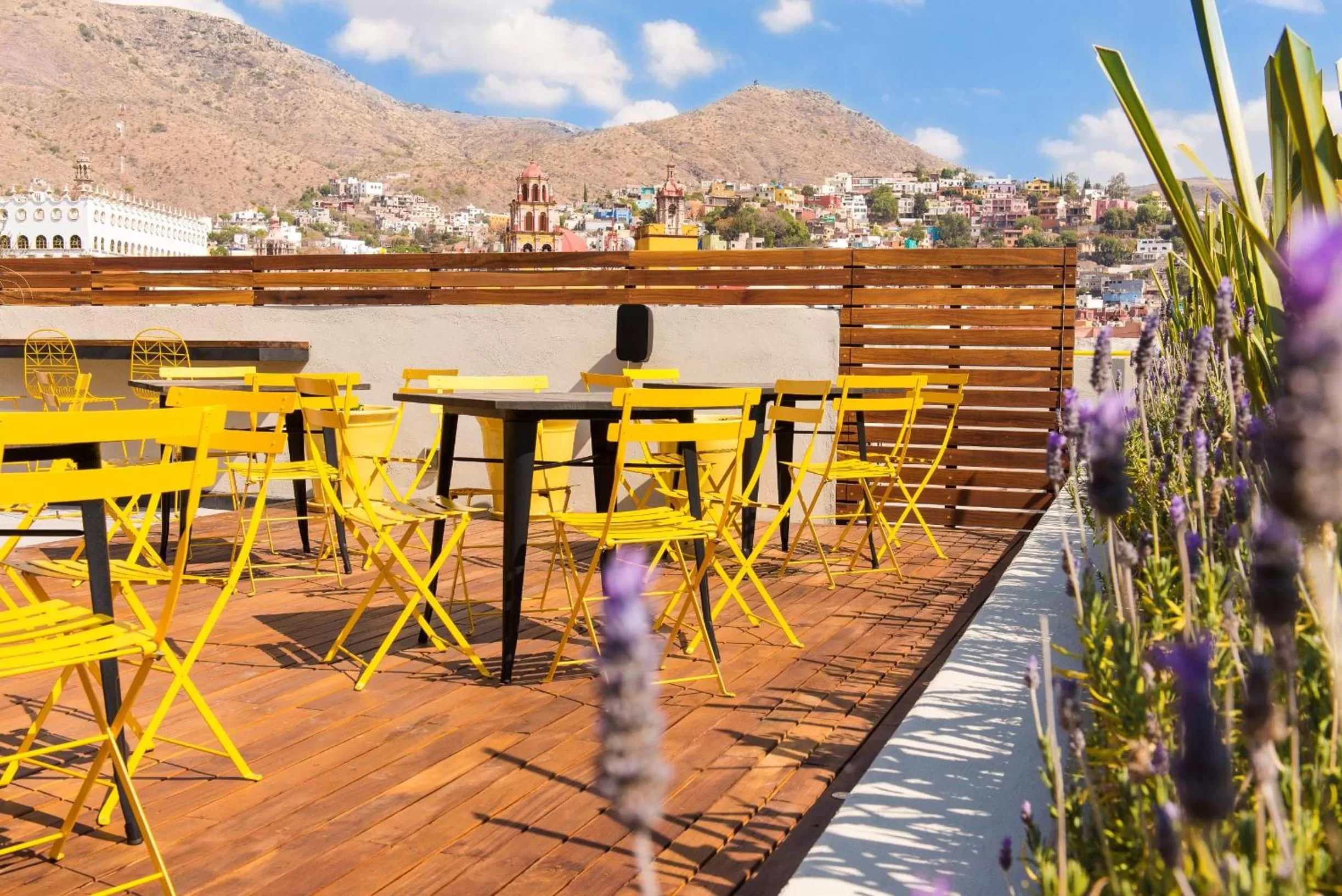 Restaurant/places to eat in Antigua Trece Hotel Fusión & SPA