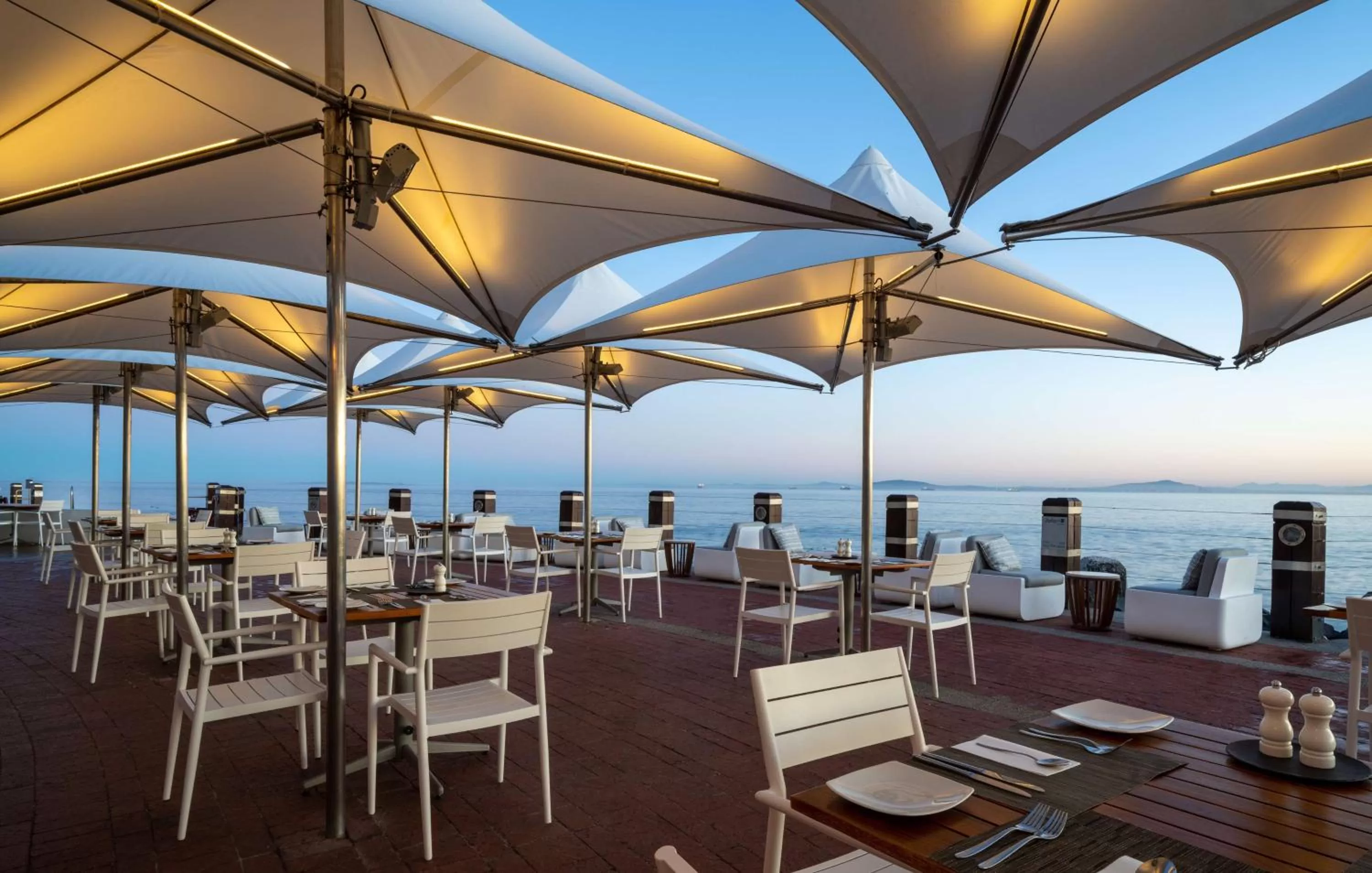 Restaurant/places to eat in Radisson Collection Hotel, Waterfront Cape Town