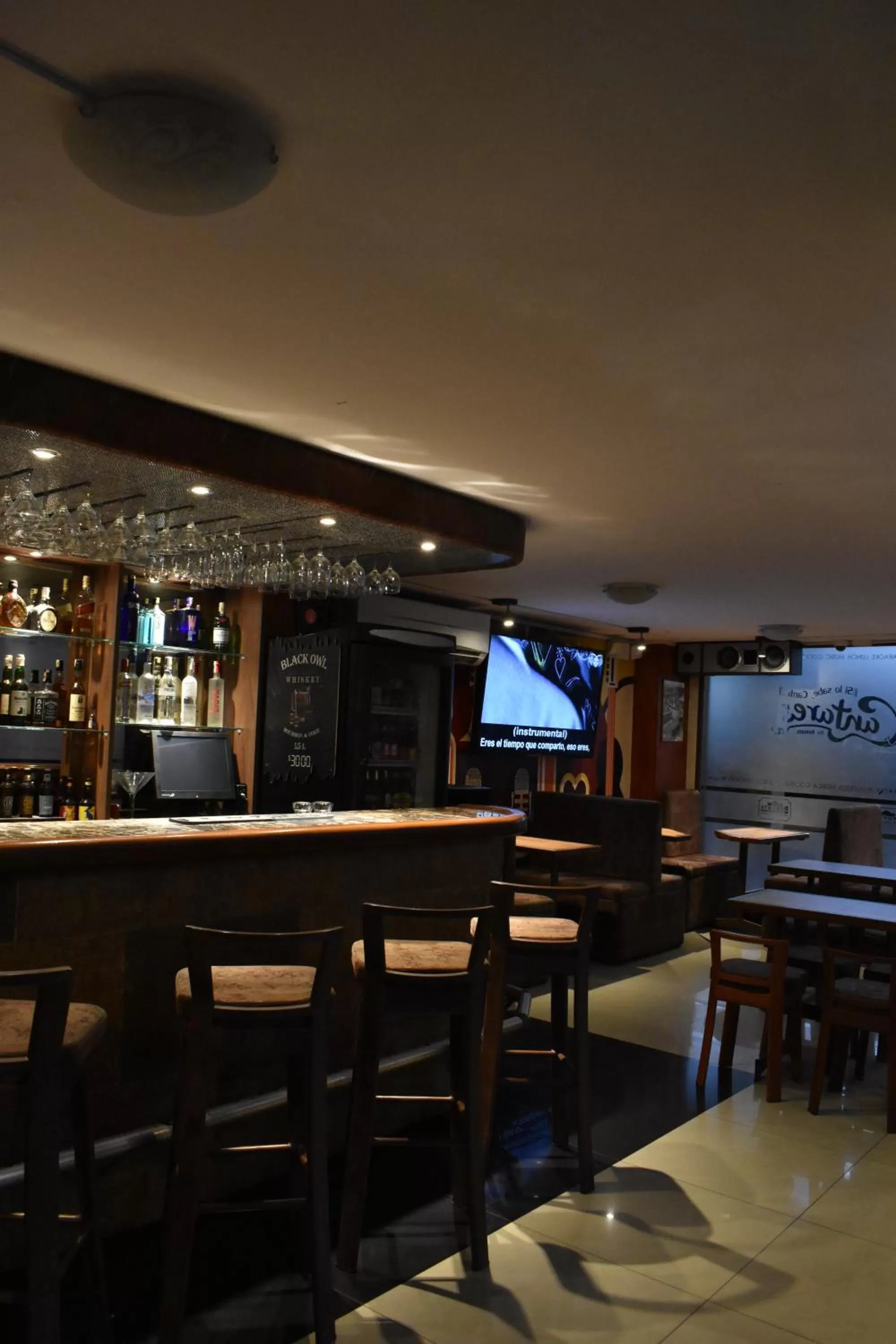 Karaoke, Restaurant/Places to Eat in Hotel Bonanza