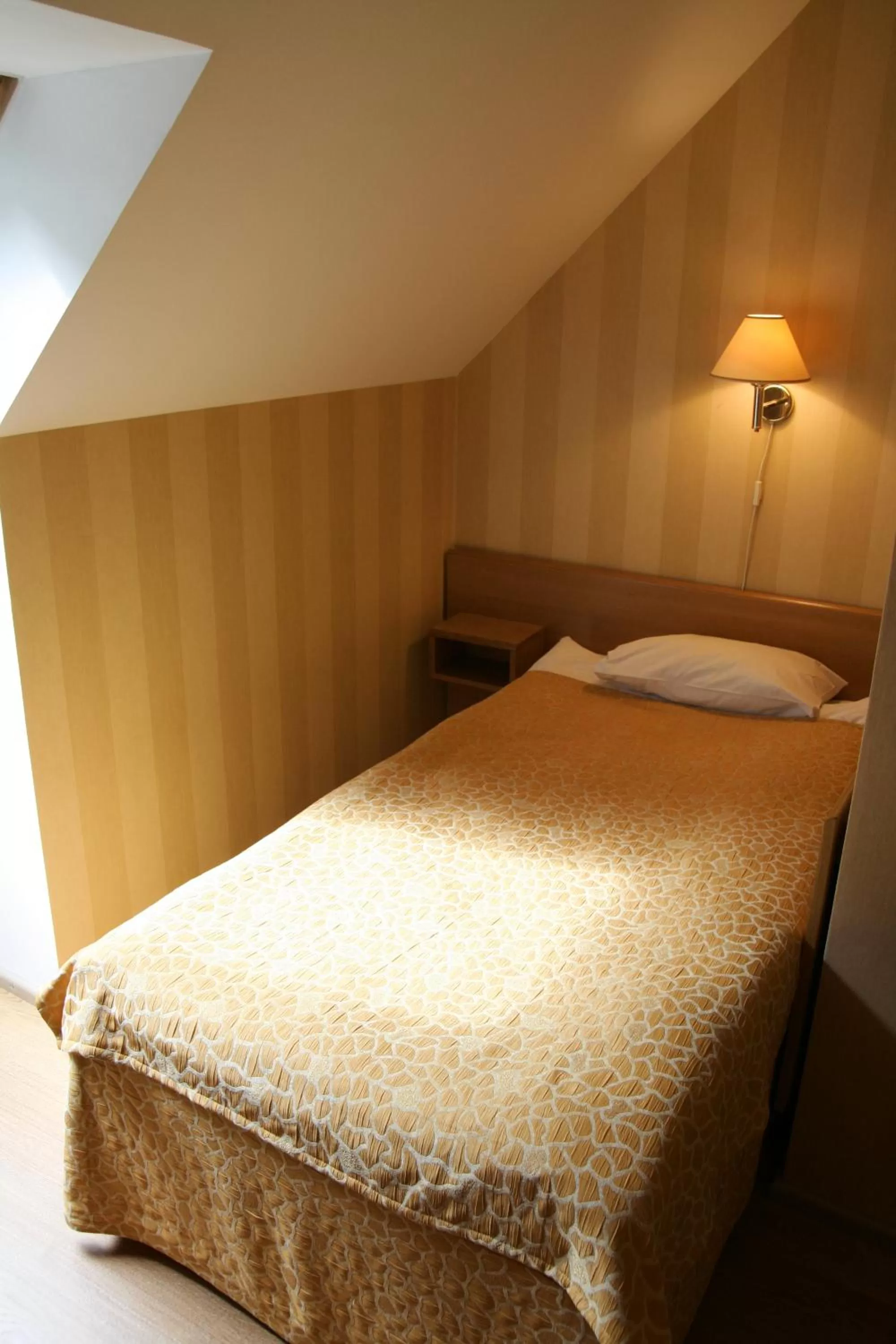 Bed in Barclay Hotel