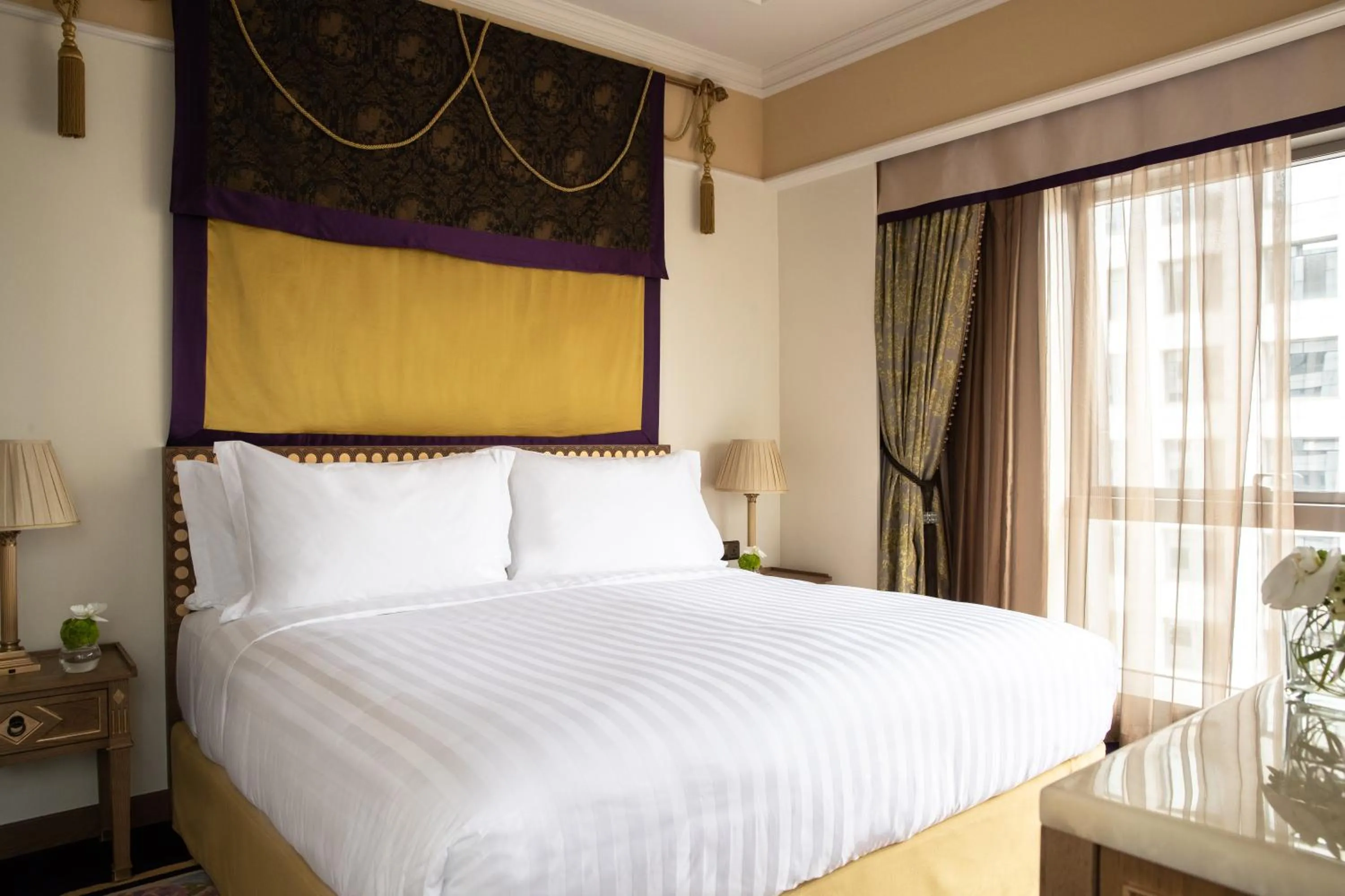 Bed in Jumeirah Living Guangzhou