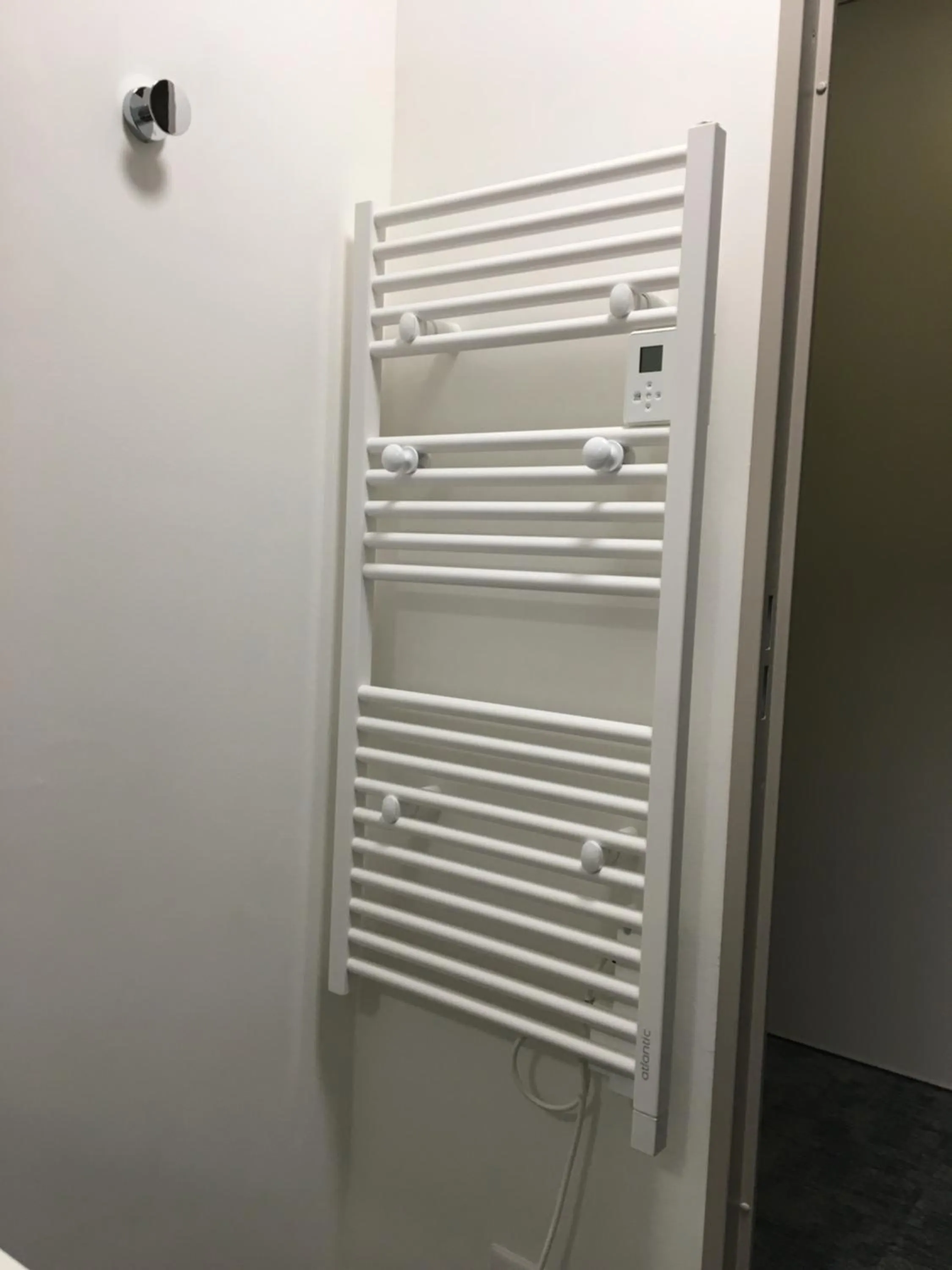 Bathroom in The Originals Boutique, Hôtel Admiral's, Les Sables-d'Olonne