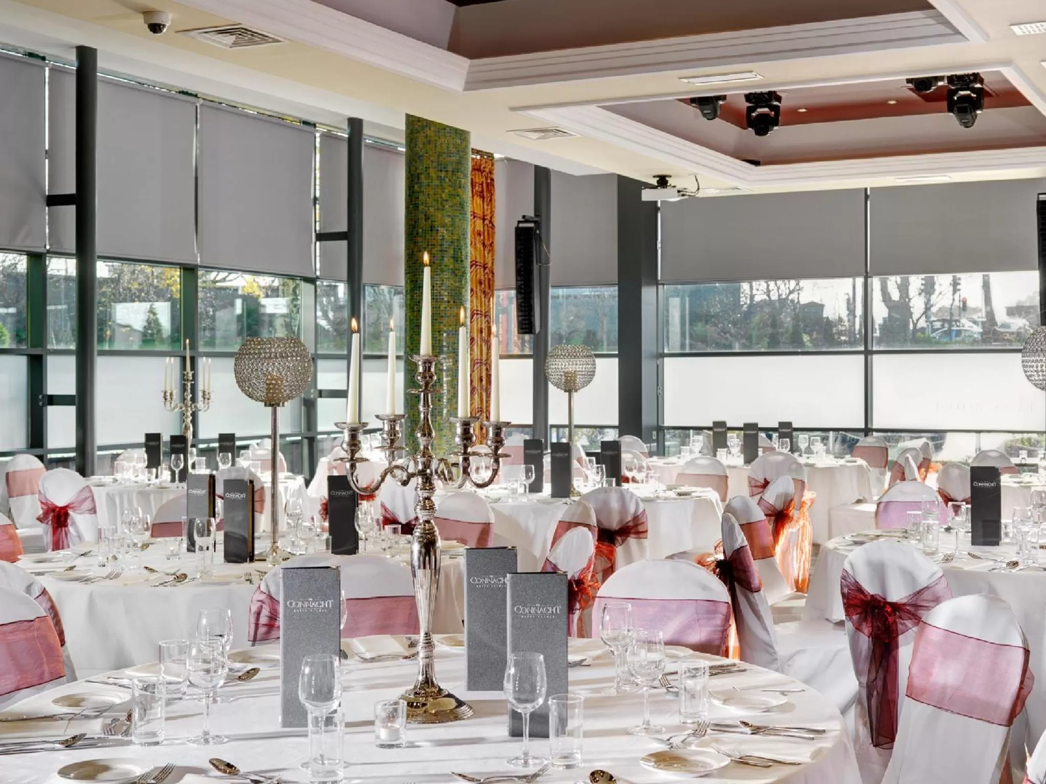 Food and drinks in The Connacht Hotel