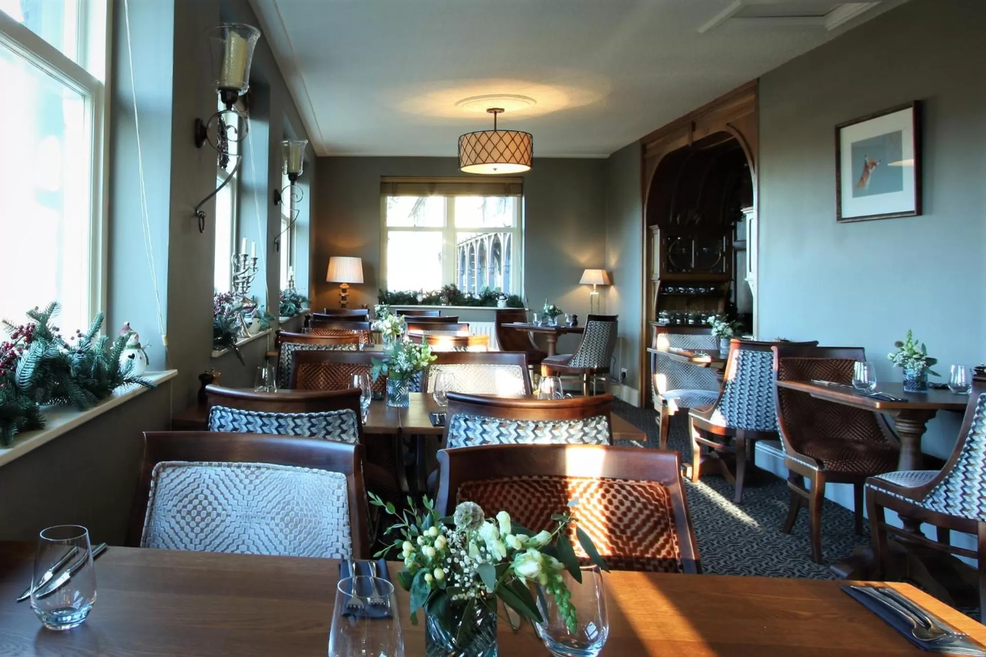 Restaurant/places to eat in Ravenstone Manor