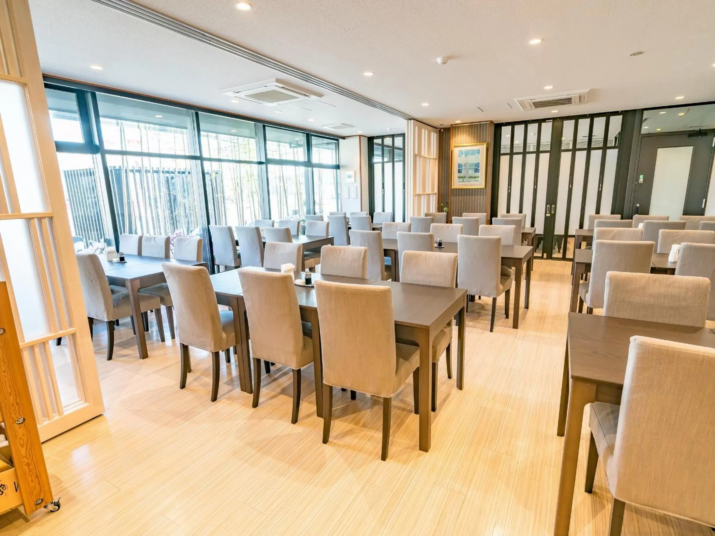 Restaurant/places to eat in TABINO HOTEL Sado