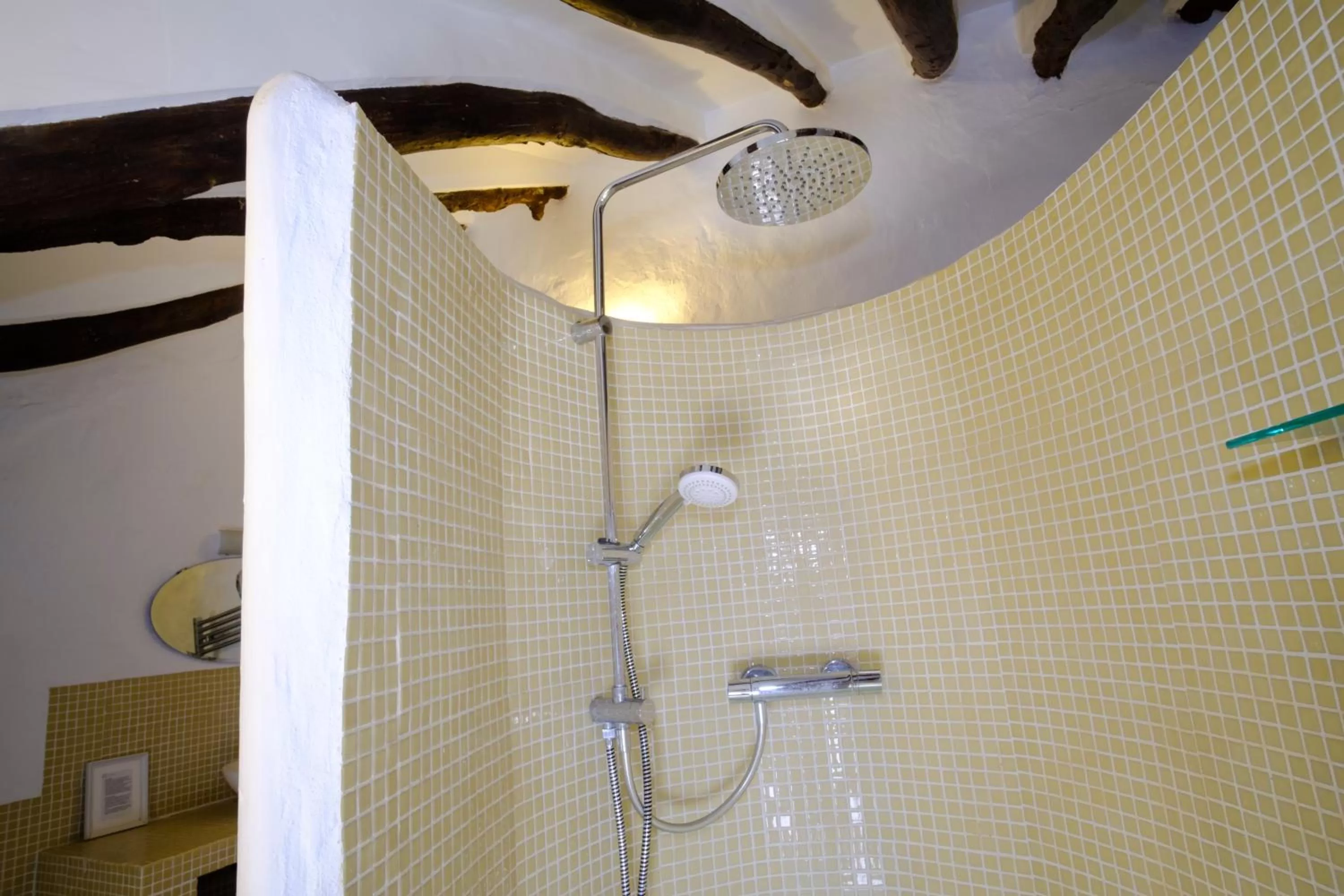 Shower in Almohalla51