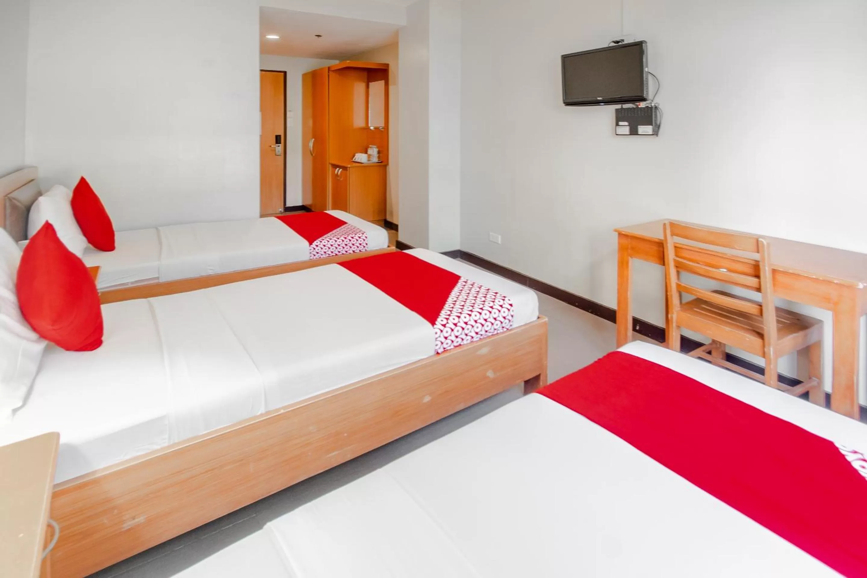 Superior Family Room in Capital O 719 Fuente Oro Business Suites