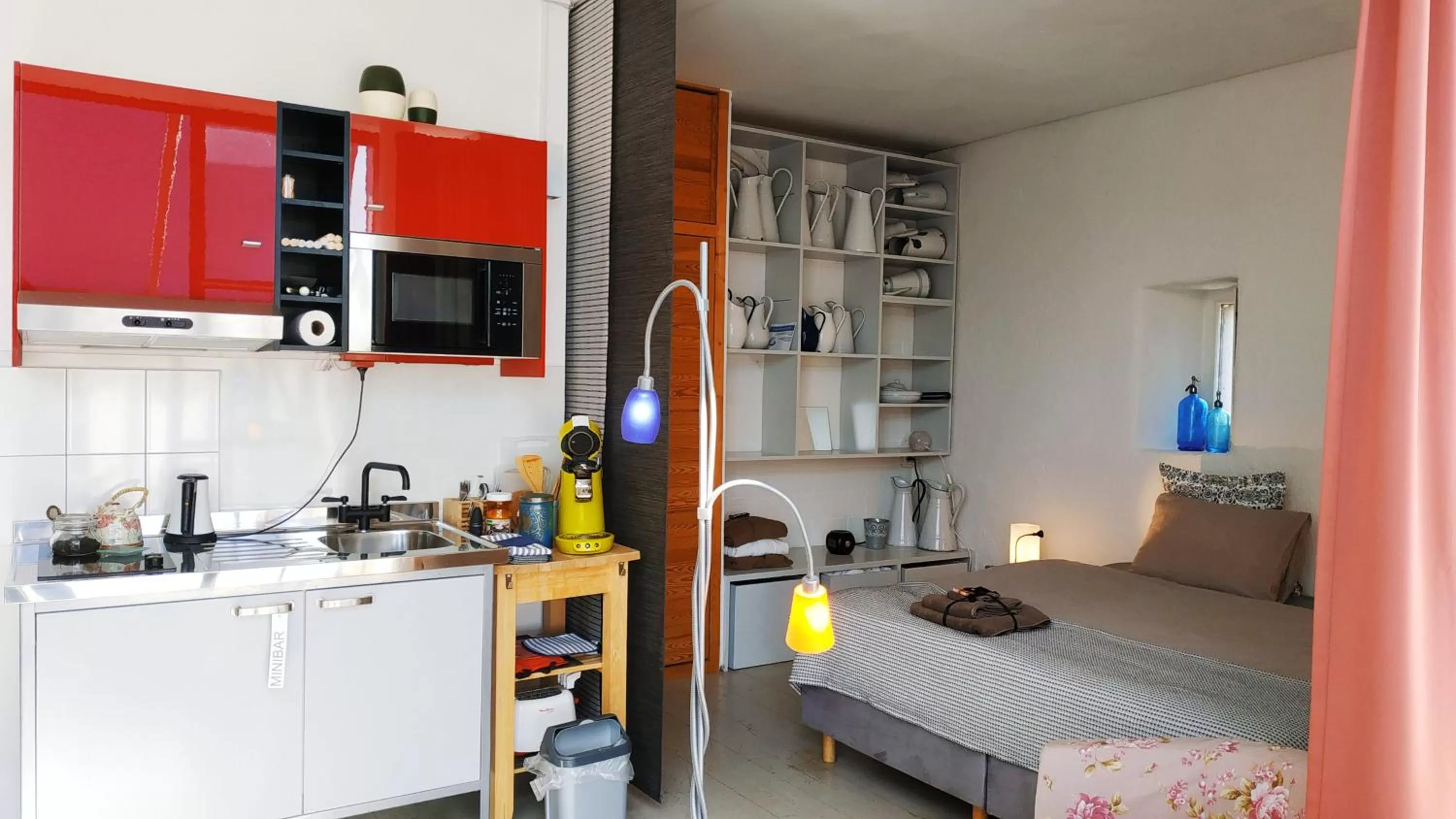 Kitchen/Kitchenette in Blue Wall BnB