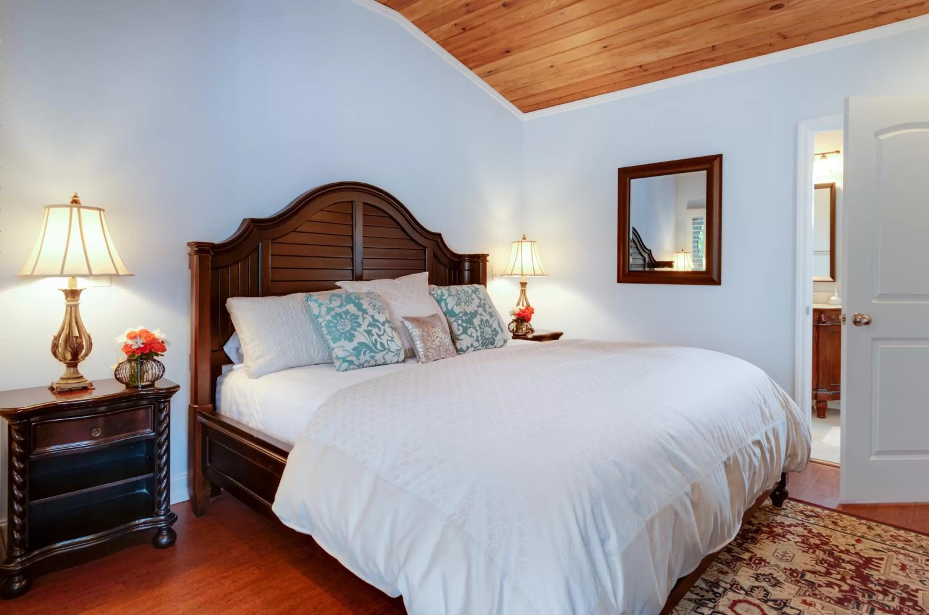 Superior King Room with Balcony in SeaGlass Inn Bed and Breakfast