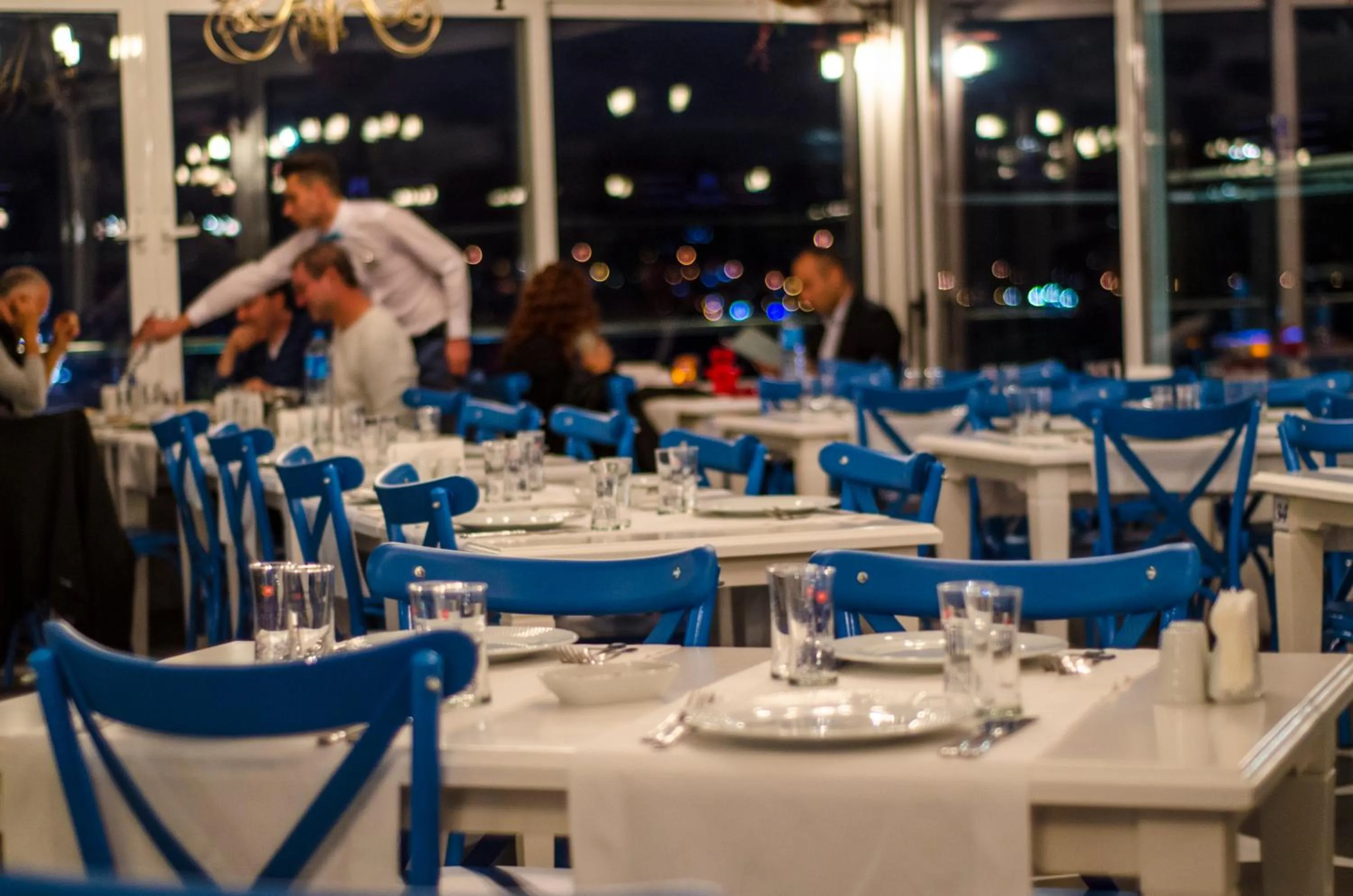 Food and drinks in Akol Hotel