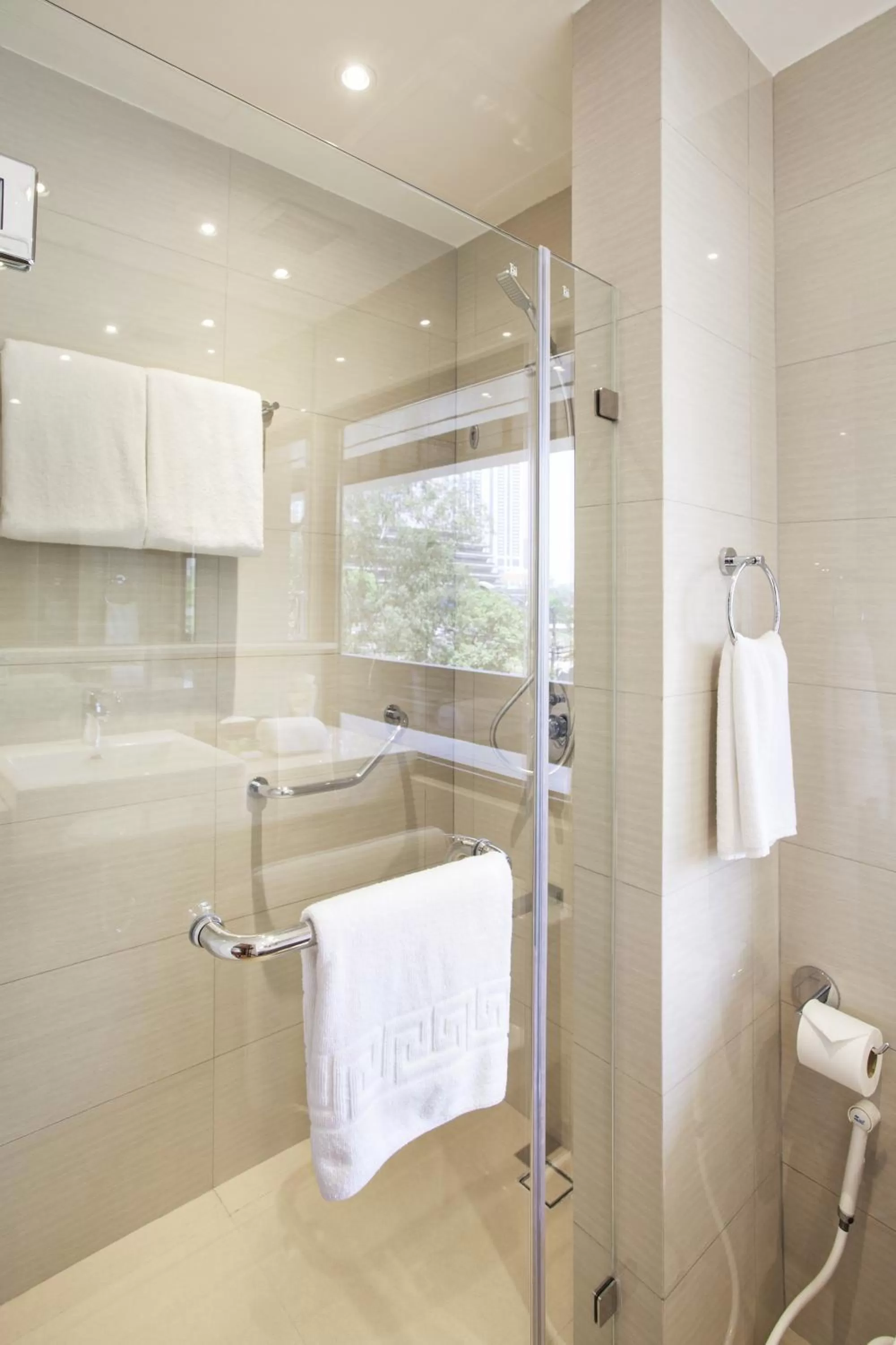 Shower in Jinjiang Inn - Ortigas